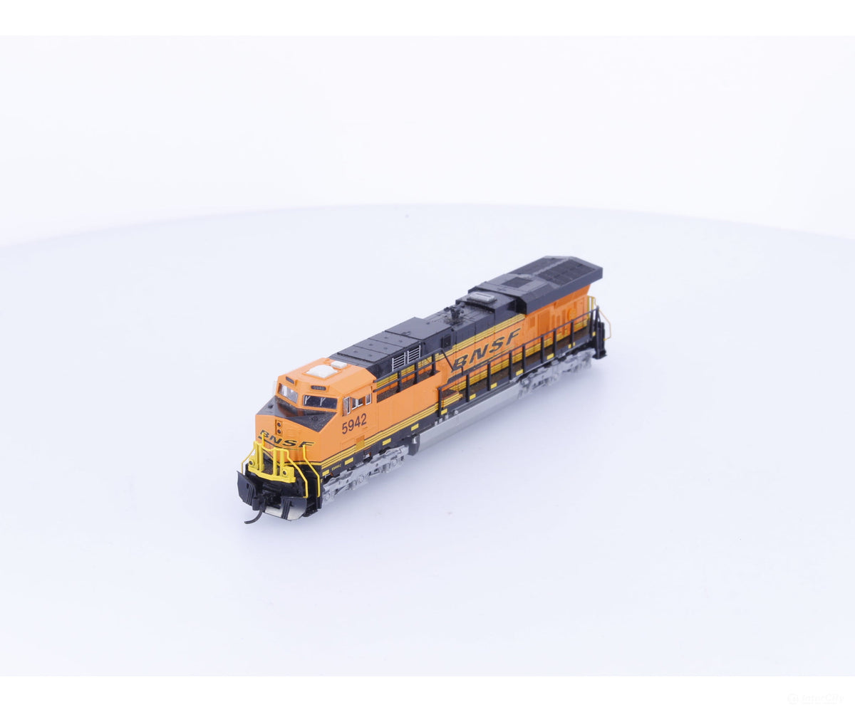 Kato 176-8906 N ES44AC Diesel Locomotive Burlington Northern Santa Fe (BNSF) 5942 DCC - Locomotives