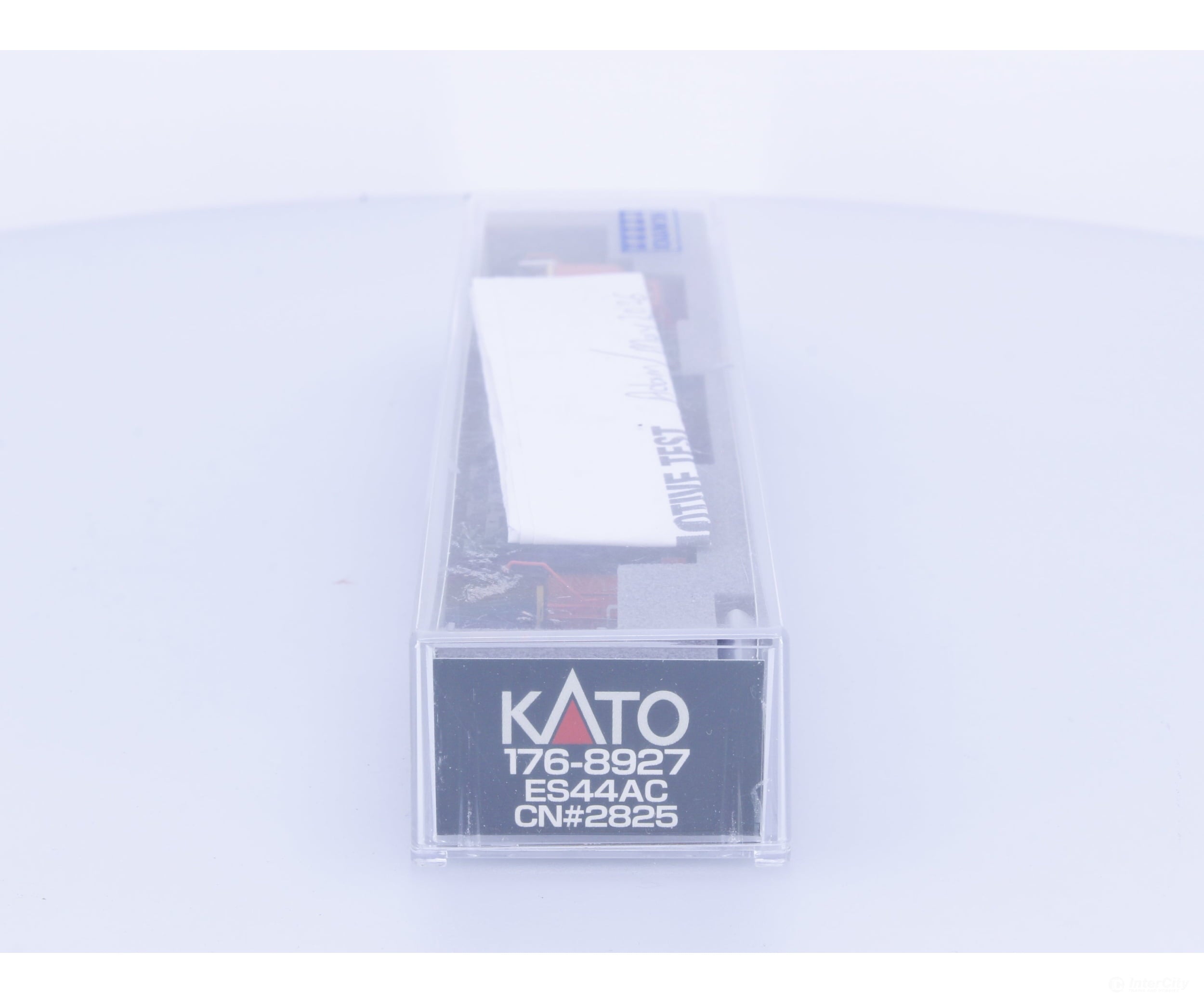 Kato 176-8927 N ES44AC Diesel Locomotive Canadian National (CN) 2825 Analog DC - Locomotives