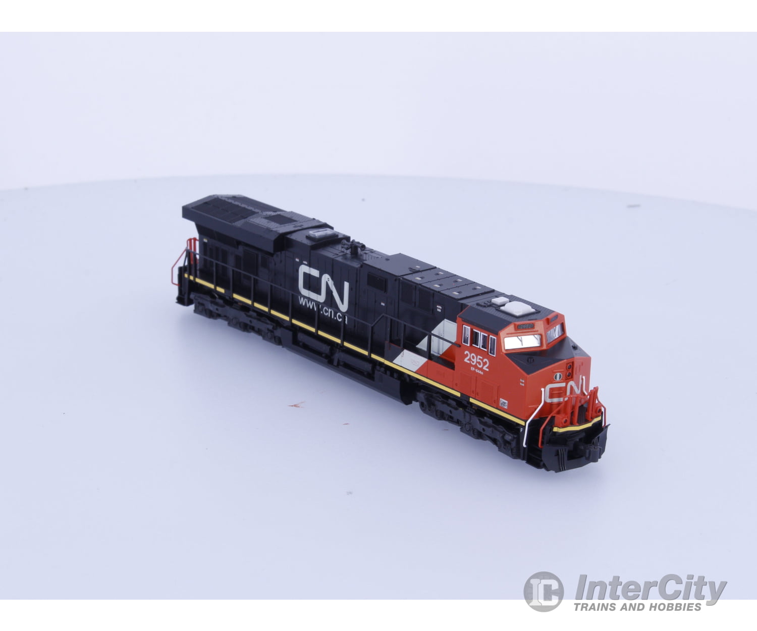 Kato 176-8939-LS N ES44AC Diesel Locomotive ESU Sound Canadian National (CN) 2952 DCC & Sound Locomotives
