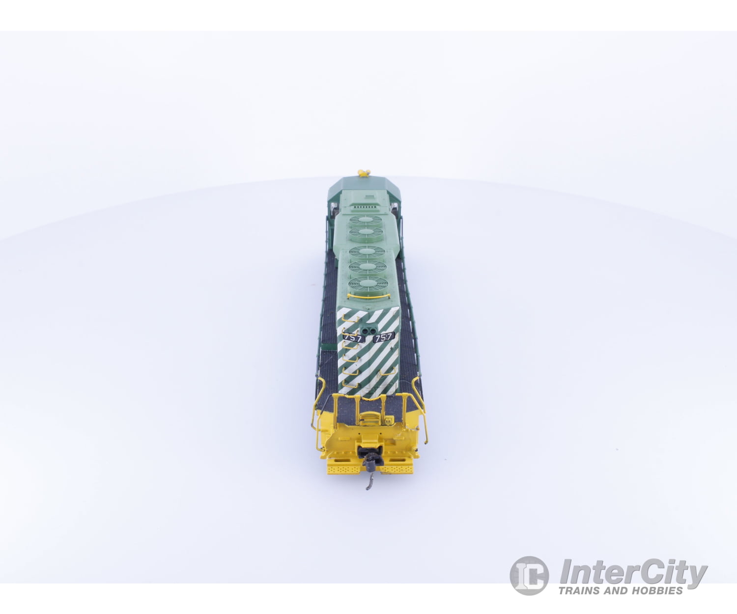 Kato 37-015 HO EMD SD-40 Diesel Locomotive Custom Painted BC Rail (BCOL) 757 Analog DC Locomotives