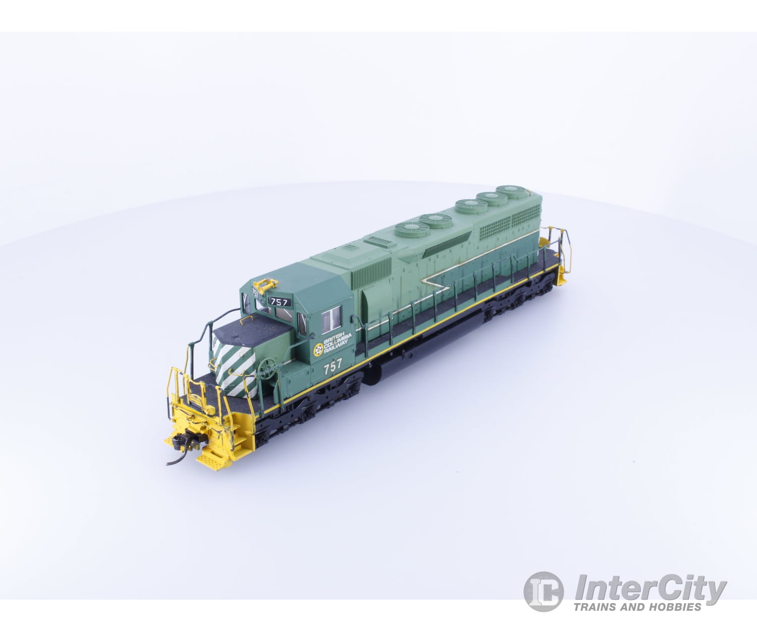 Kato 37-015 HO EMD SD-40 Diesel Locomotive Custom Painted BC Rail (BCOL) 757 Analog DC Locomotives