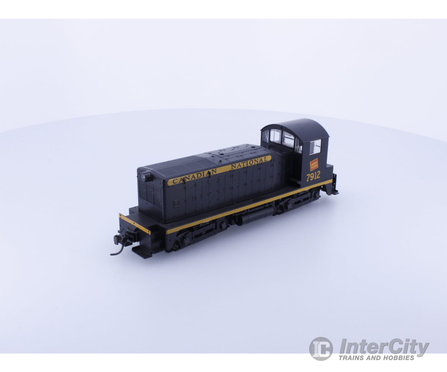 Kato 37-103 HO EMD NW2 Phase 1 Canadian National (CN) 7912 Analog DC Locomotives