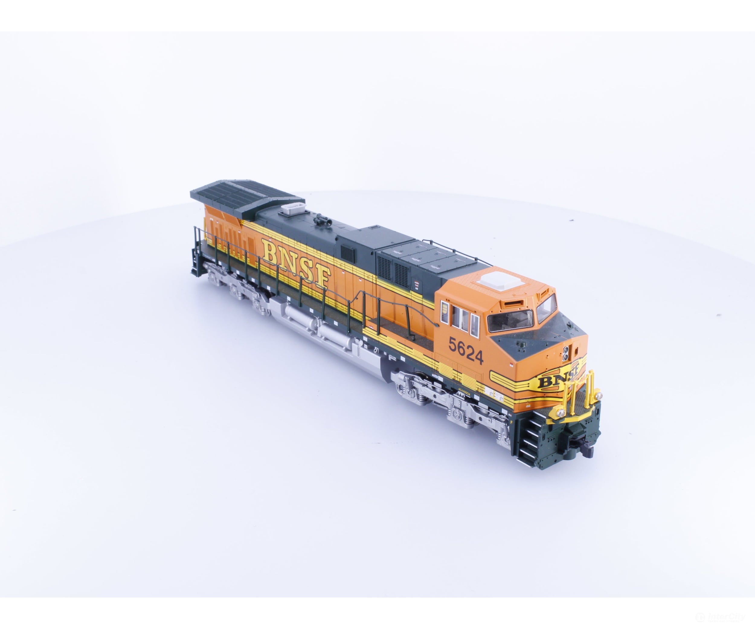 Kato 37-6443 HO GE AC4400CW Diesel Locomotive Burlington Northern Santa Fe (BNSF) 5624 Analog DC - Locomotives
