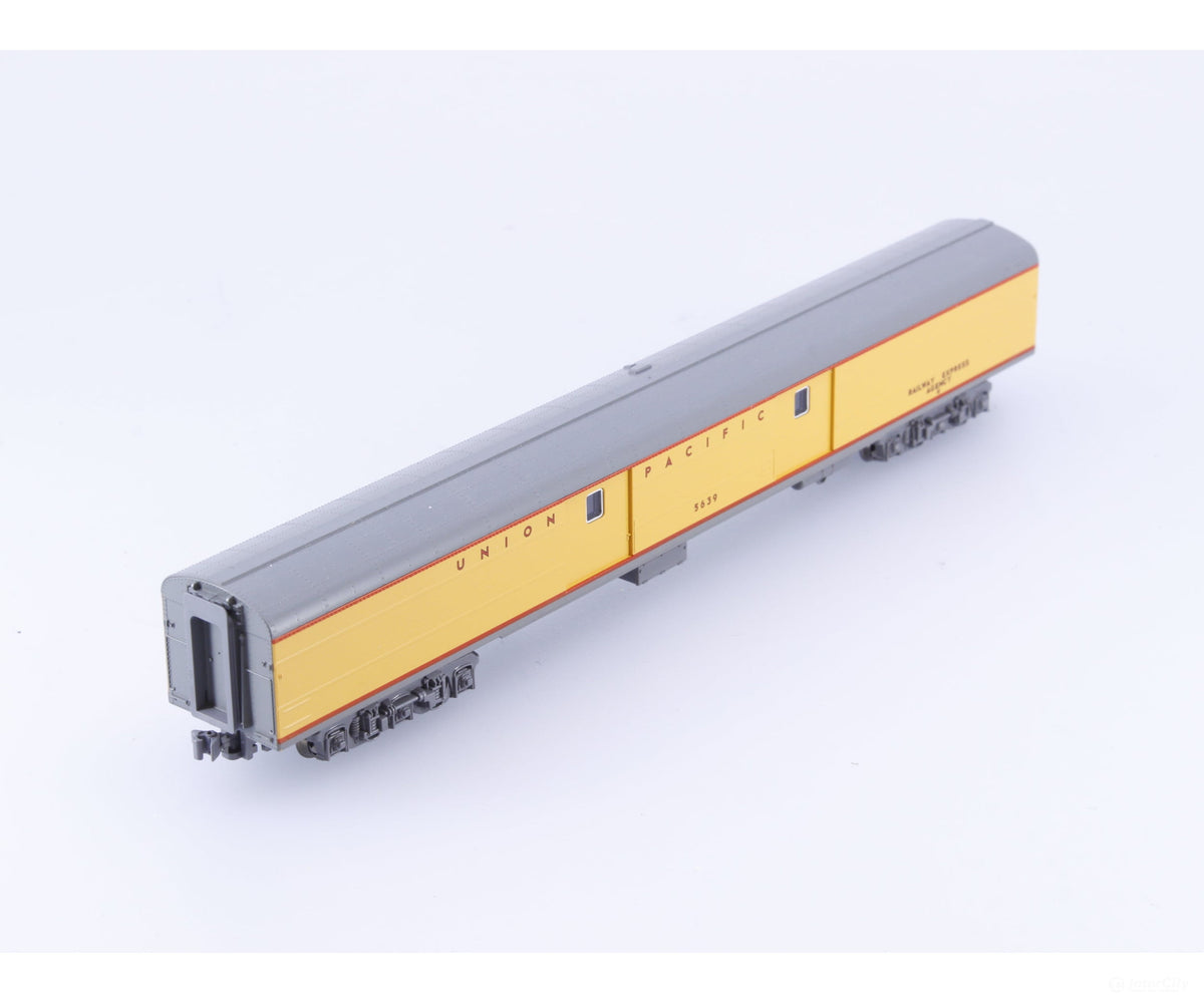 Kato 5639 N Baggage Car Union Pacific (UP) 5639 - Passenger Cars