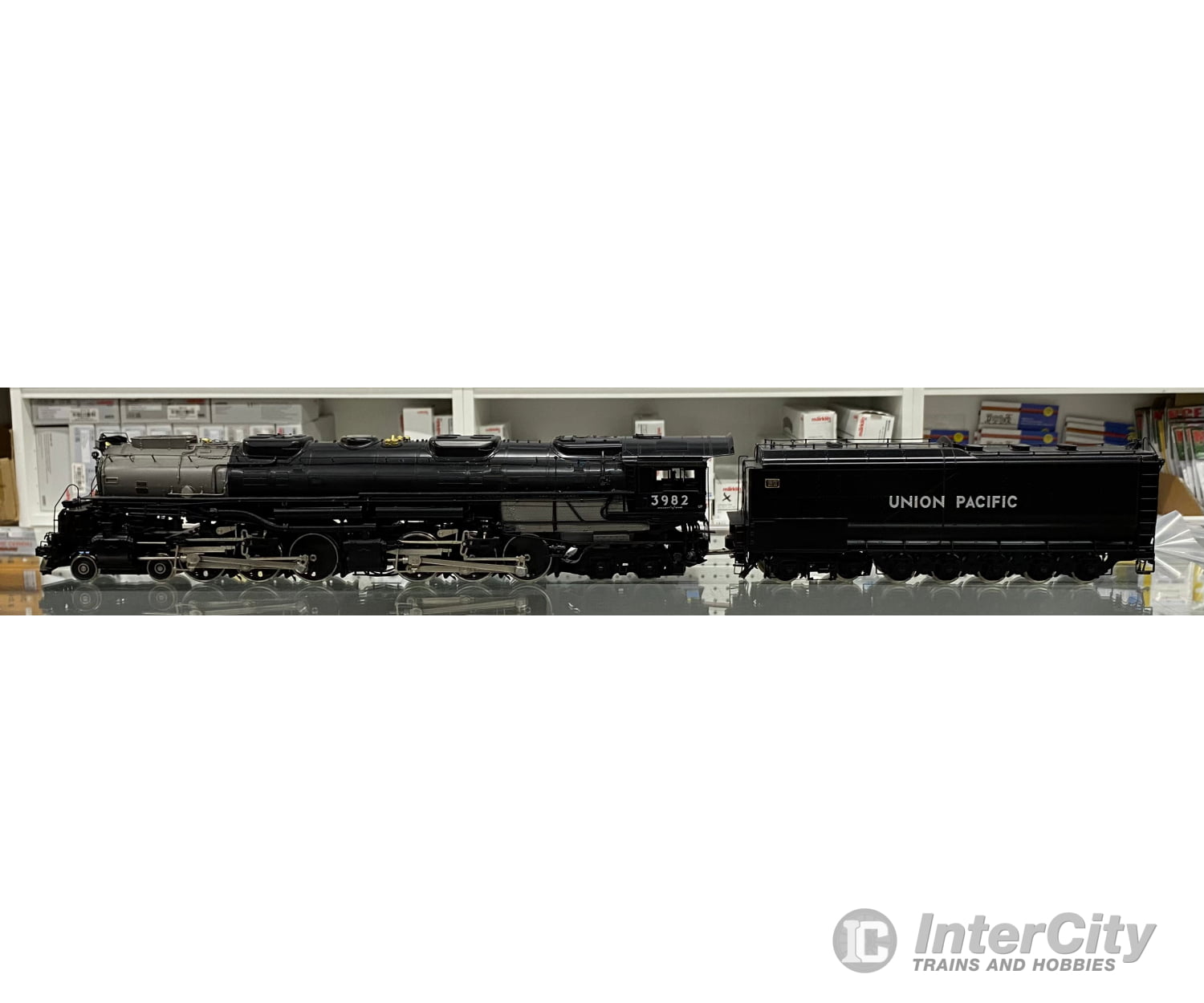 Key Imports O Scale Brass 4-6-6-4 Union Pacific Challenger 4-6-6-4 Late Oil Version Black & Graphite #3982 Locomotives