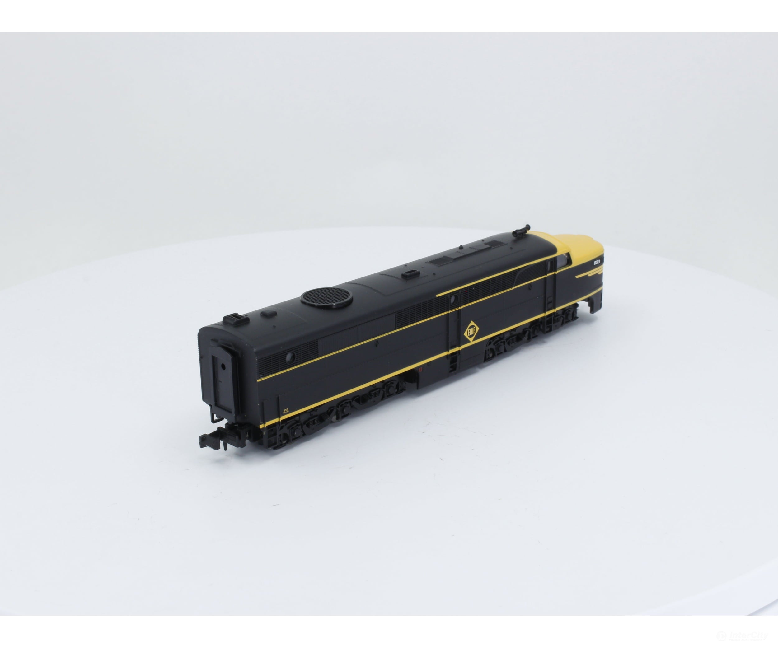 Life-Like 7053 N Alco Pa Erie Locomotive 853 Analog Dc (2) Locomotives