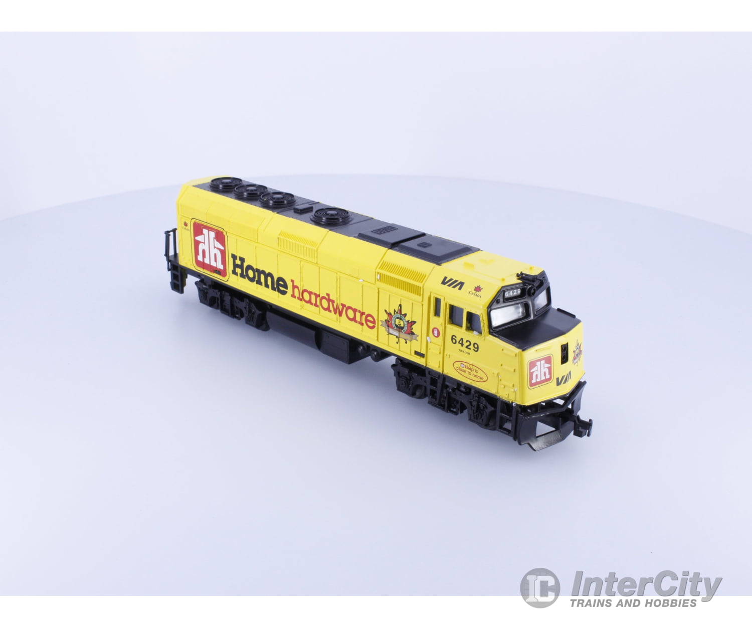 Life-Like 7287-250 HO F40 Home Hardware Edition Via Rail (VIA) 6429 Analog DC Locomotives