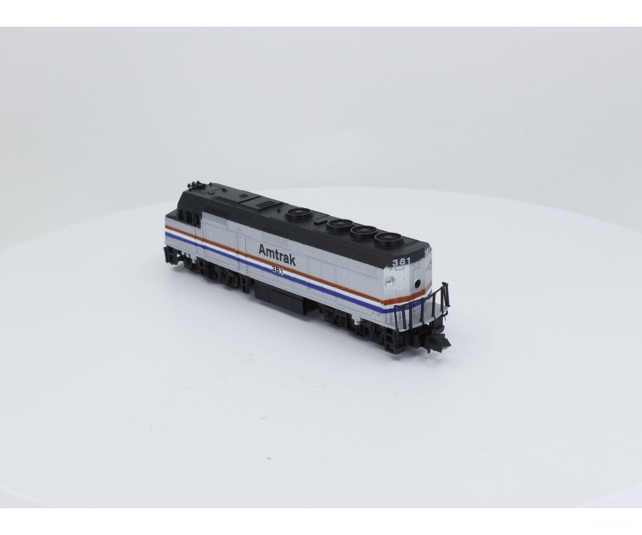 Life-Like 7641 N F-40 Locomotive Amtrak (Amtk) 381 Analog Dc (4) Locomotives