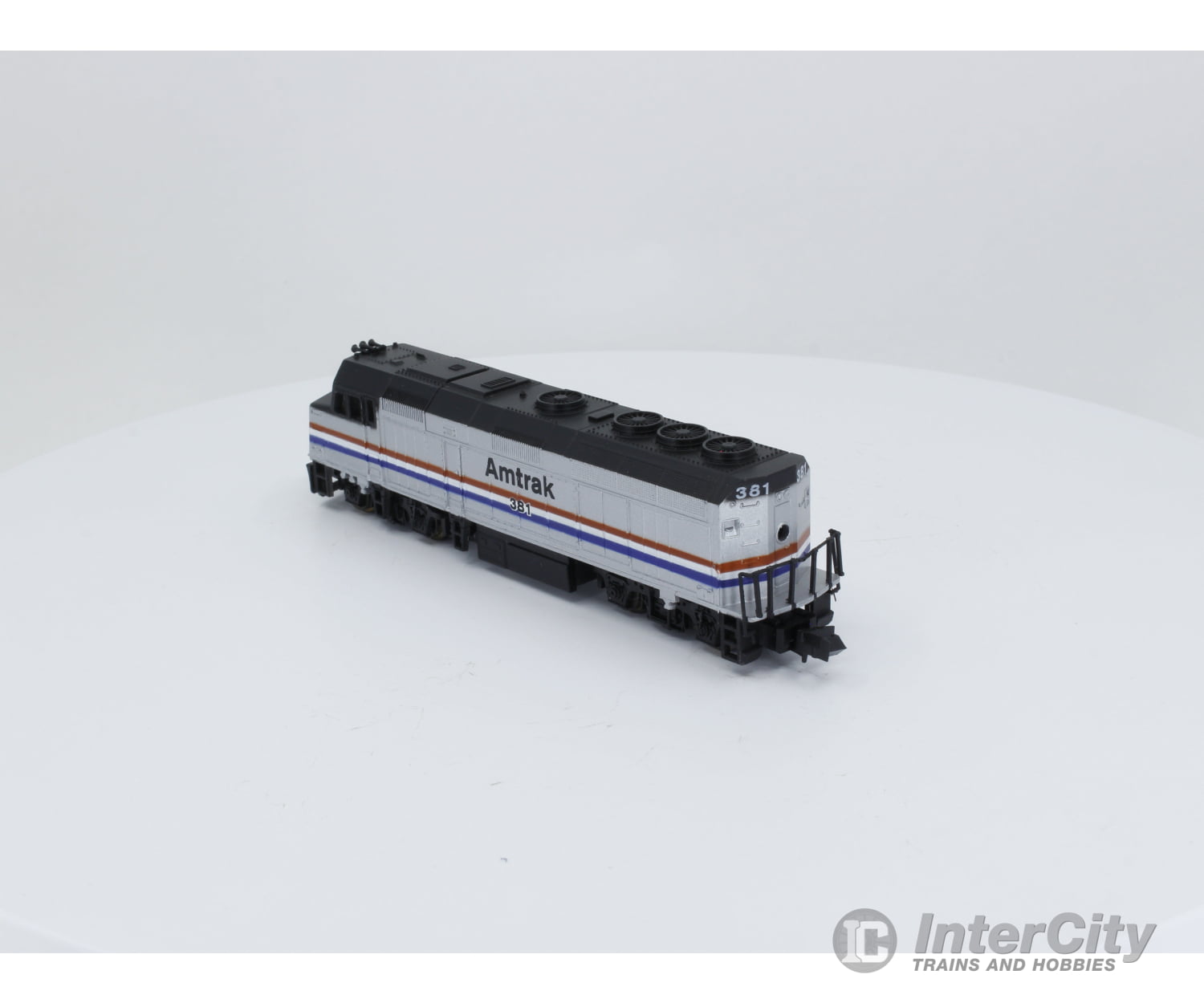 Life-Like 7641 N F-40 Locomotive Amtrak (Amtk) 381 Analog Dc (4) Locomotives