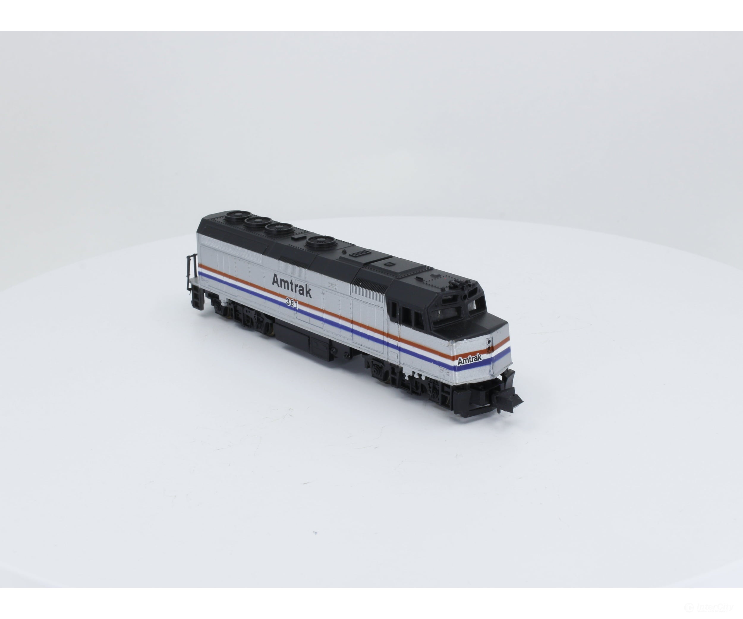 Life-Like 7641 N F-40 Locomotive Amtrak (Amtk) 381 Analog Dc (4) Locomotives