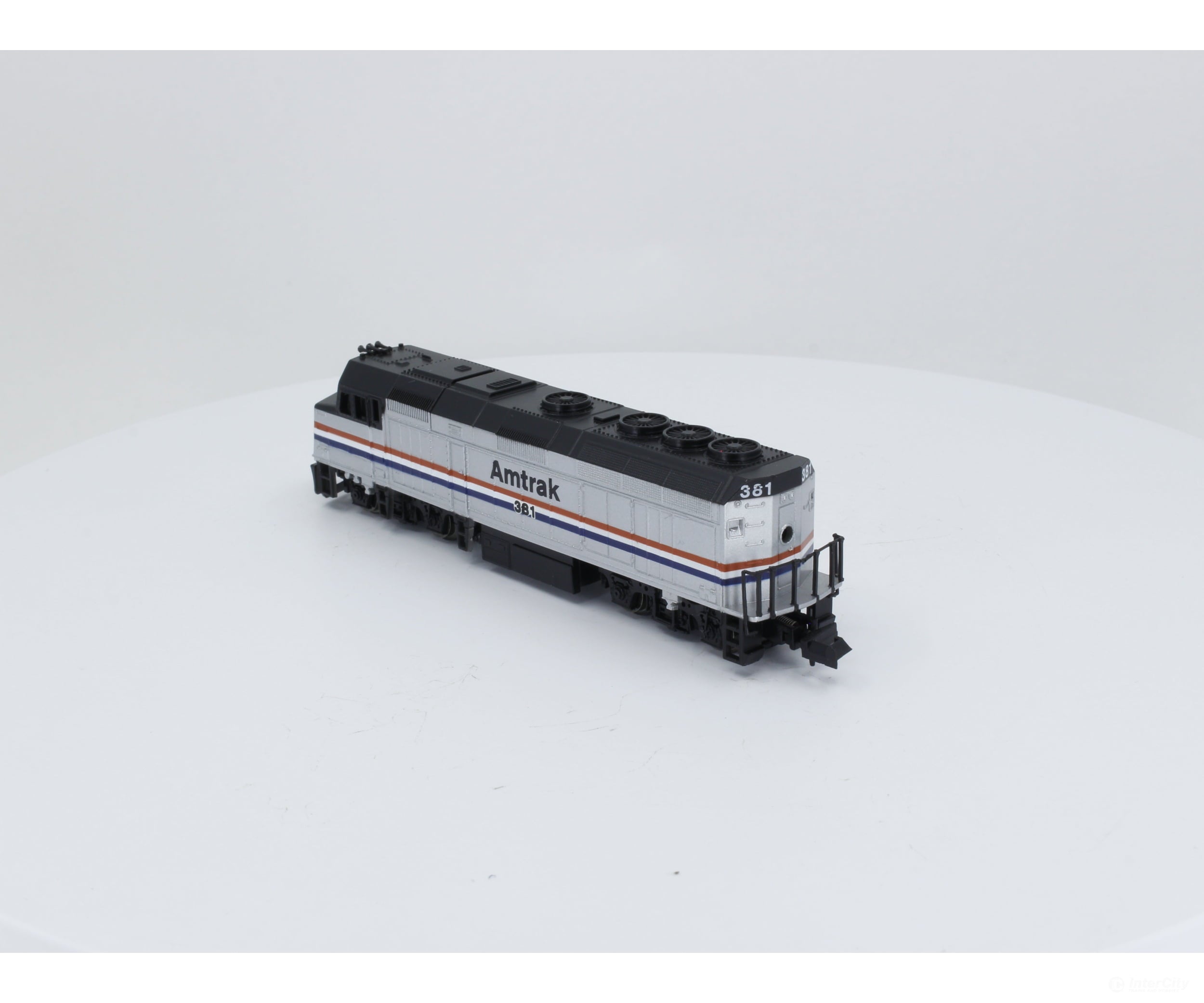 Life-Like 7641 N F-40 Locomotive Amtrak (Amtk) 381 Analog Dc (6) Locomotives