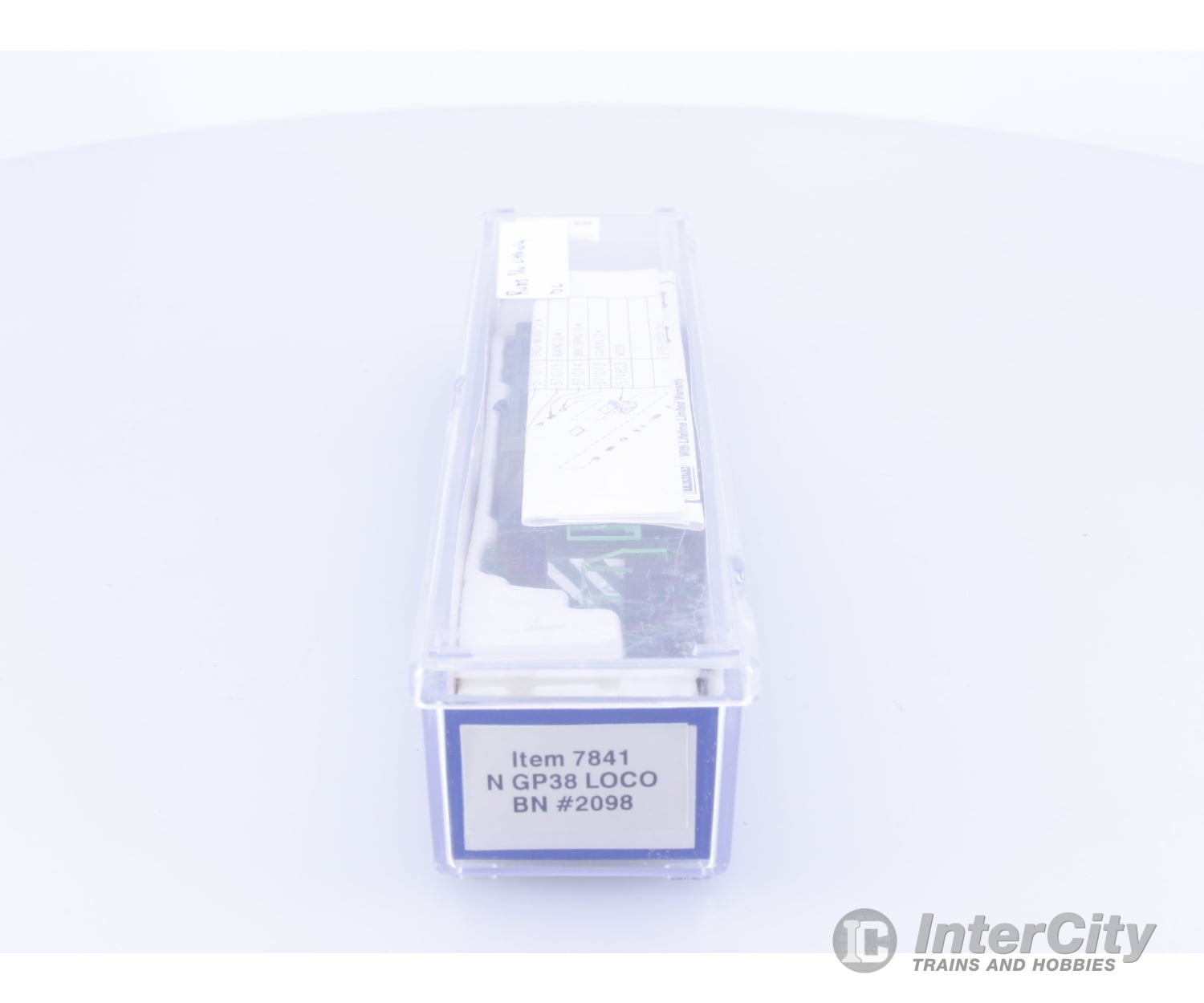 Life-Like 7841 N GP38 Diesel Locomotive Burlington Northern (BN) 2098 Analog DC Locomotives