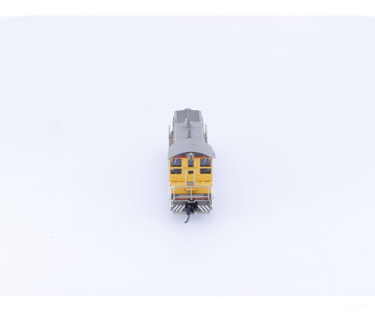 Lifelike 7897 N SW9/1200 Diesel Locomotive Union Pacific (UP) 1833 Analog DC - Locomotives