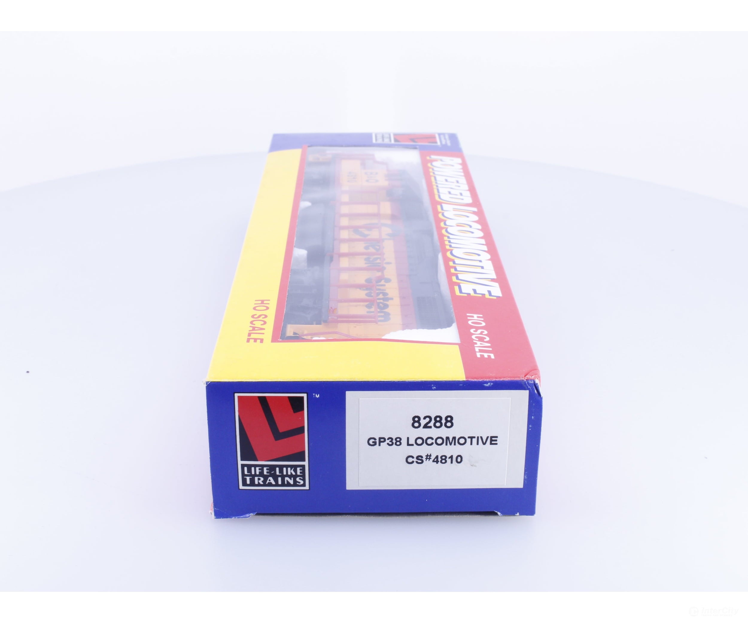 Lifelike 8288 HO GP38 Diesel Locomotive Chessie System #10 Baltimore and Ohio (BO) 4810 Analog DC - Locomotives
