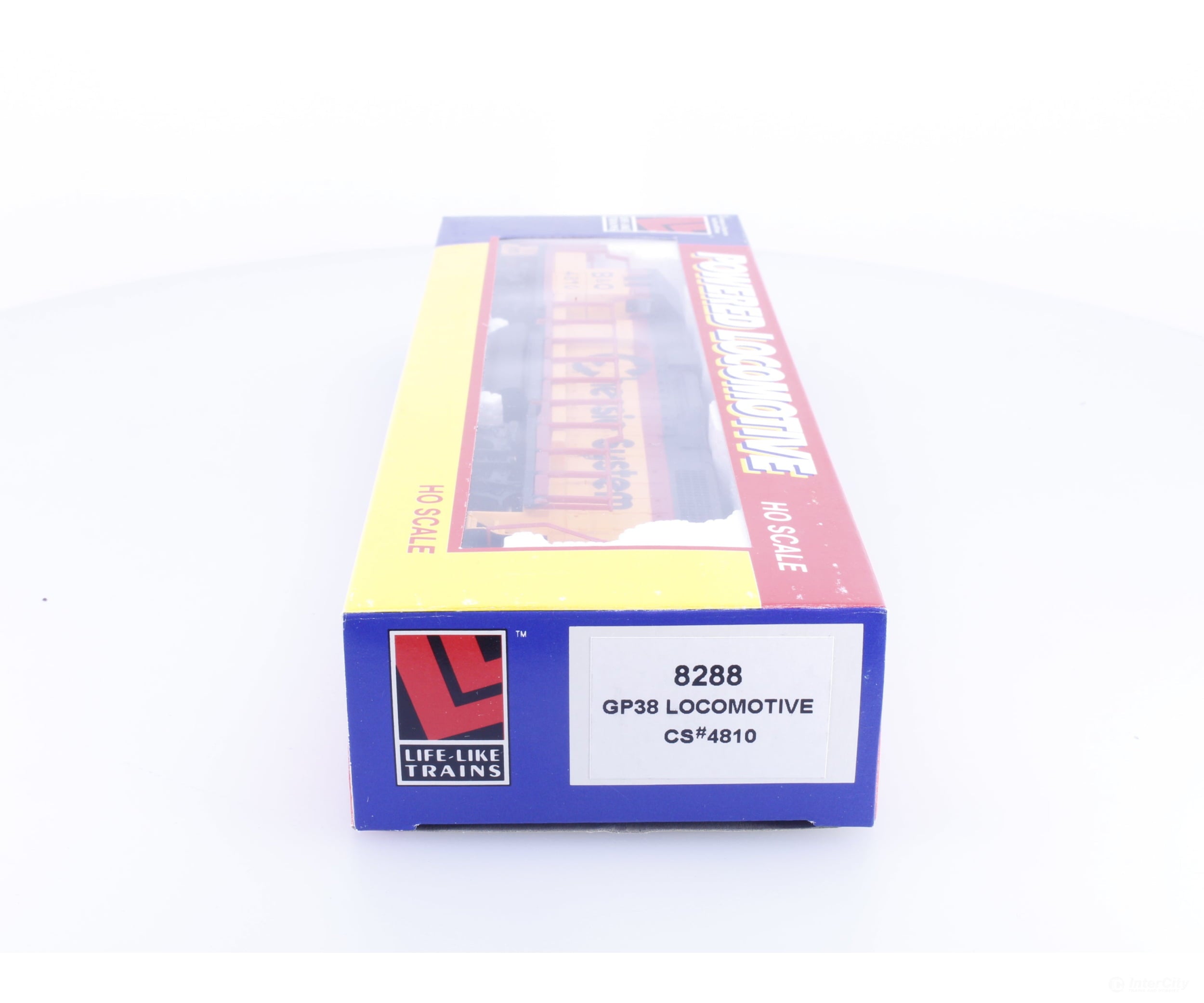 Lifelike 8288 HO GP38 Diesel Locomotive Chessie System Baltimore and Ohio (BO) 4810 Analog DC - Locomotives