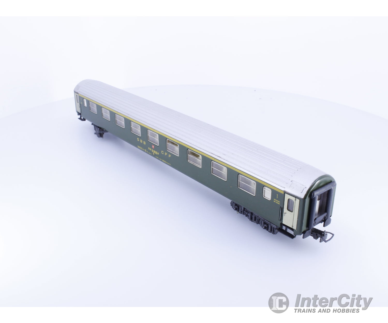 Liliput HO SBB-CFF-FFS 1st Class Passenger Car with Interior Details 518519800248 European Passenger Cars