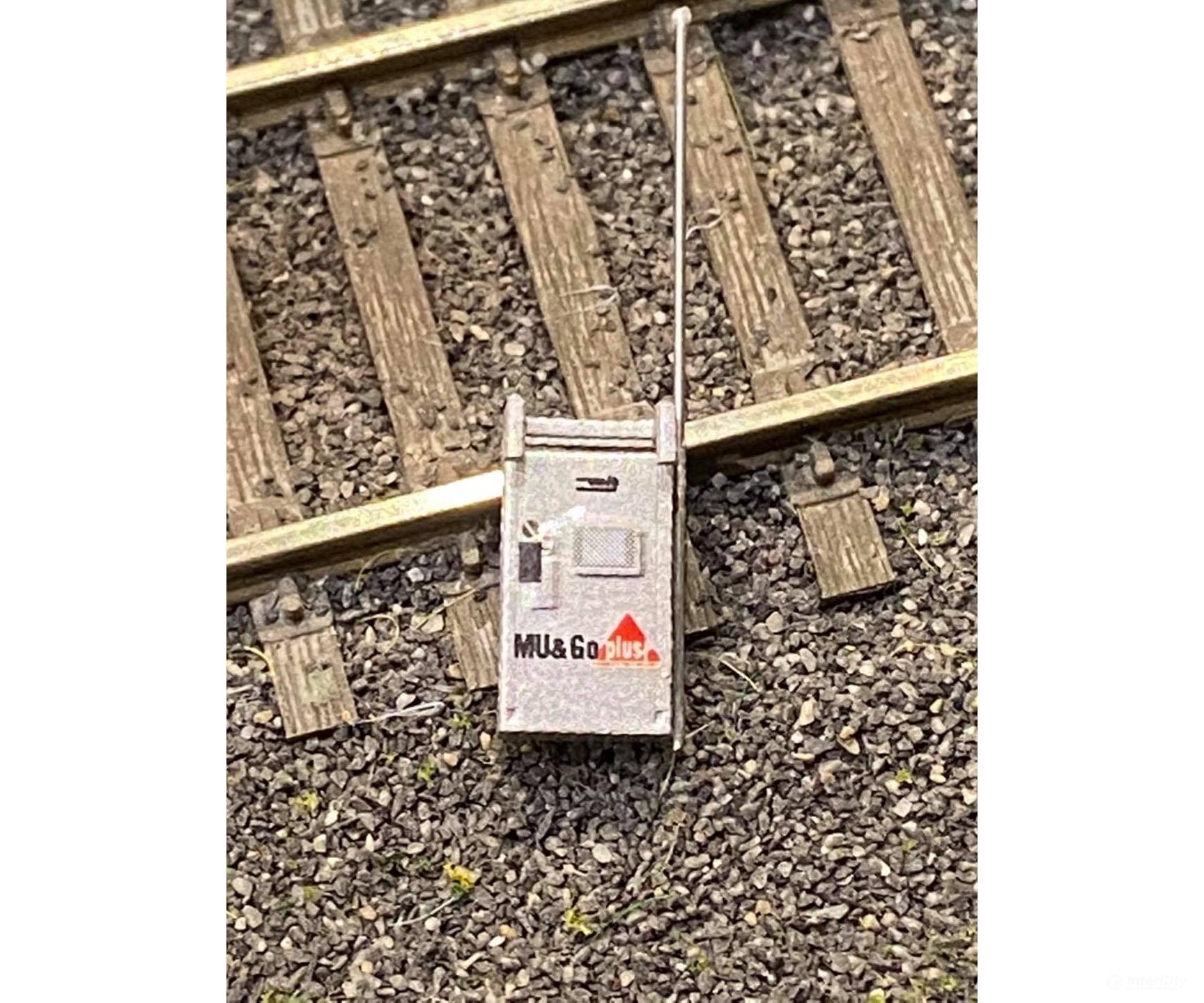 Mac Rail Mac-855 Ho Portable Remote Control Locomotive Box (2 Pack) Detailing Parts