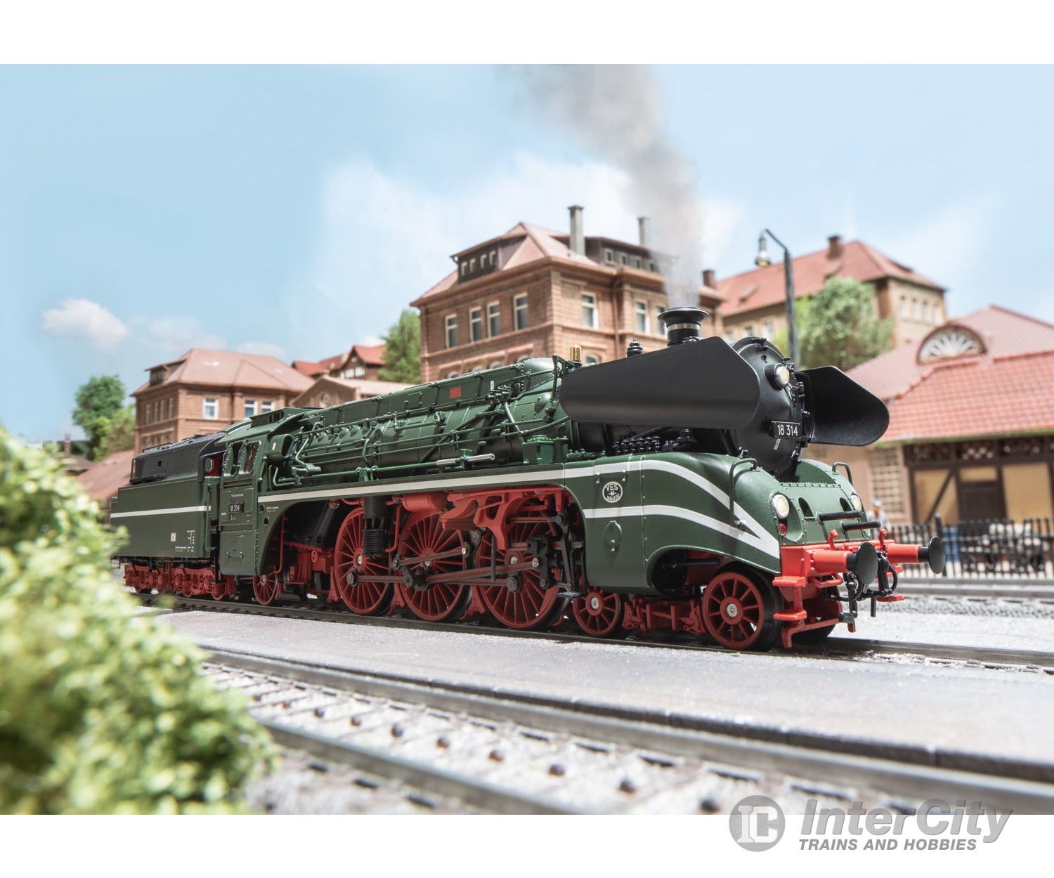 Marklin 39029 HO DR Class 18.3 Steam Locomotive MFX + Digital Sound European Locomotives