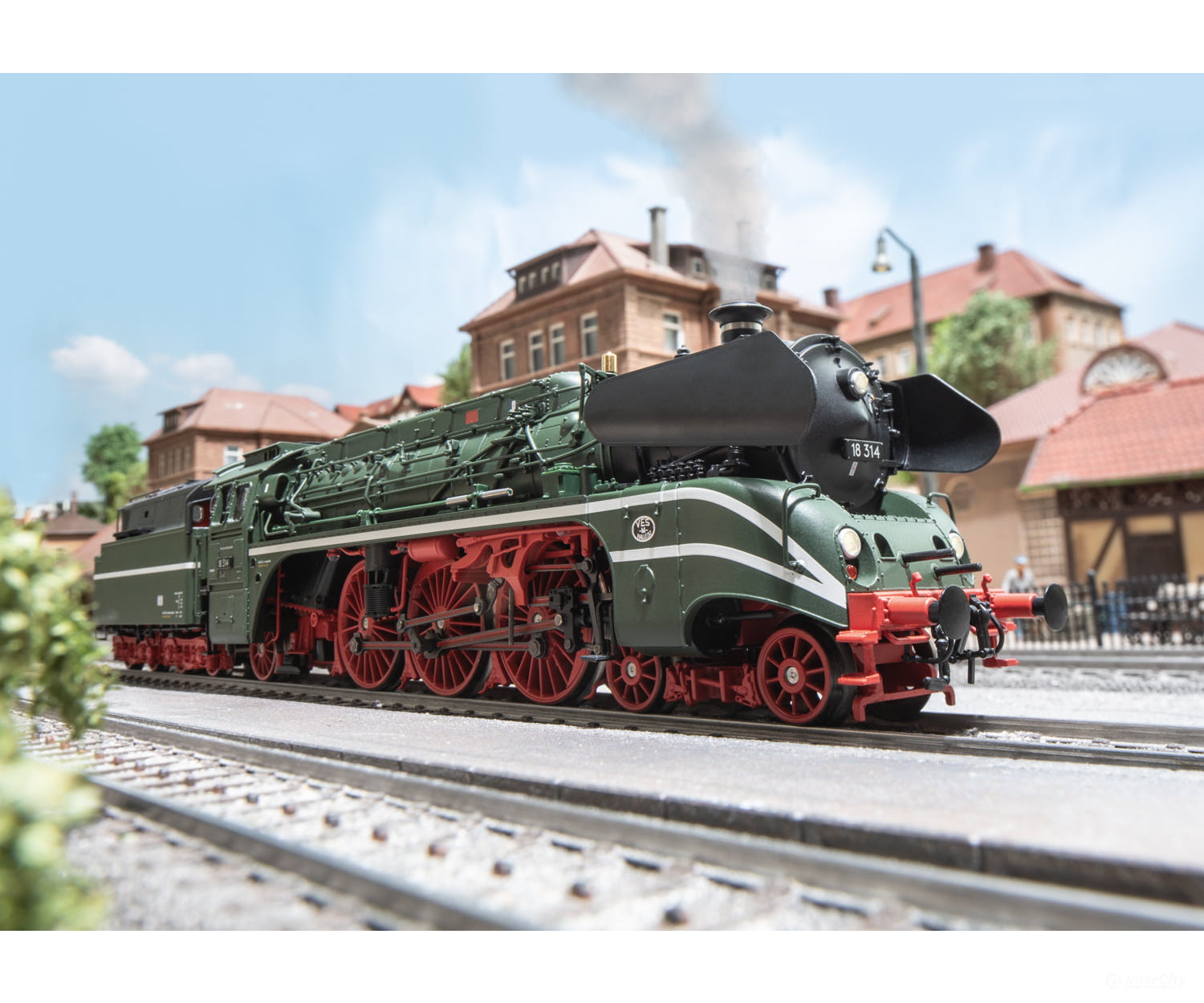 Marklin 39029 HO DR Class 18.3 Steam Locomotive MFX + Digital Sound European Locomotives