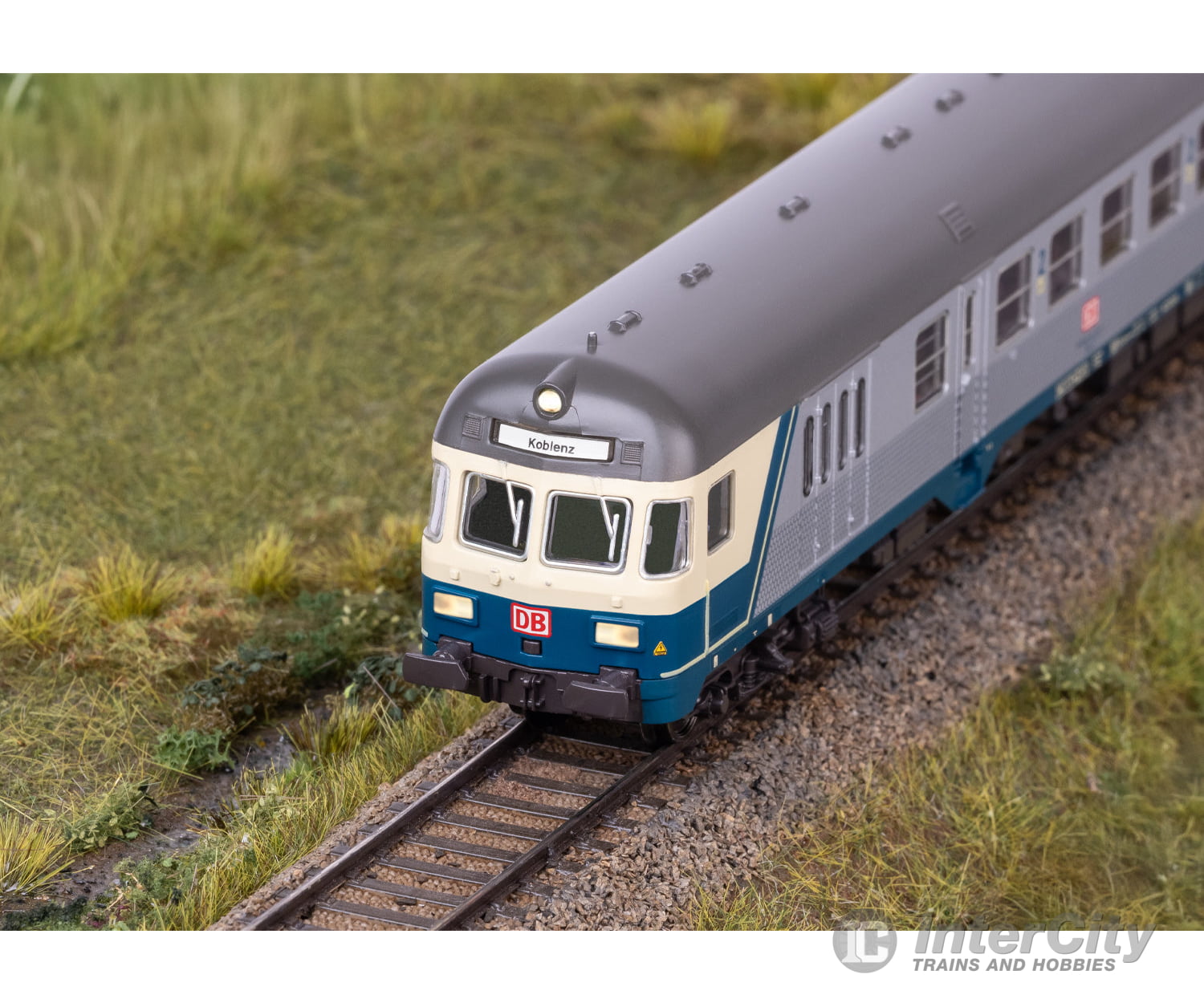Marklin 42575 HO DB AG Commuter Car with Control Cab European Passenger Cars