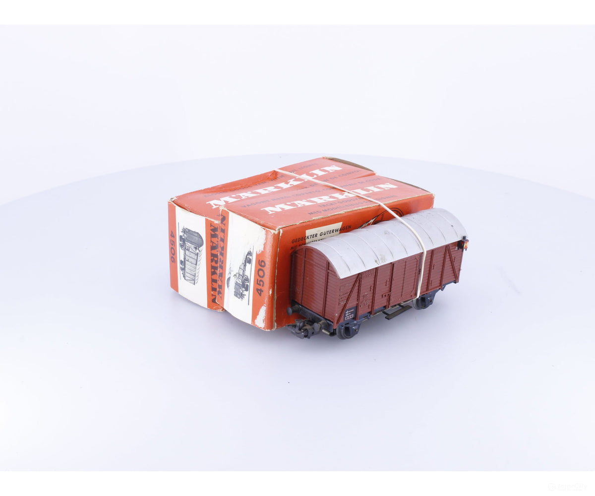 Marklin 4506 HO DB 3 x Closed Goods Van with Tail Lights - European Freight Cars