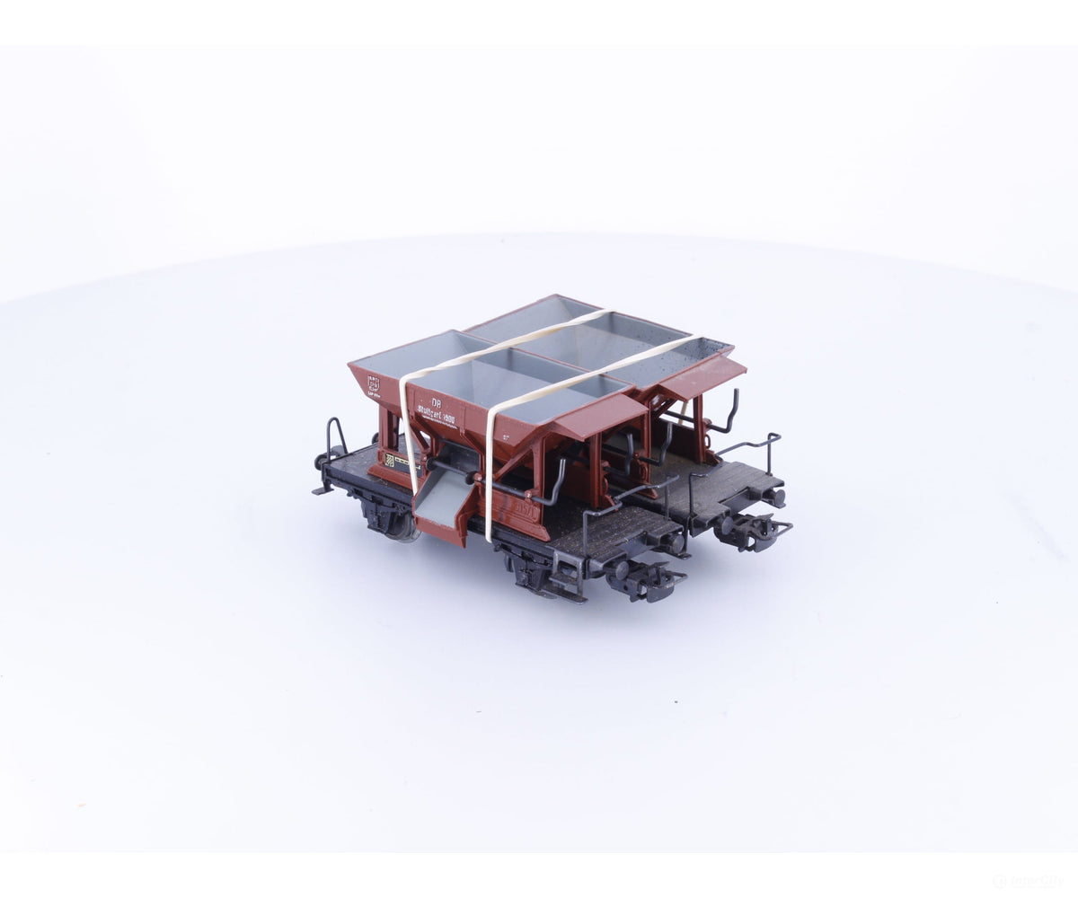 Marklin 4610 HO DB 2 x Ballast Hoppers with Manual Release - European Freight Cars
