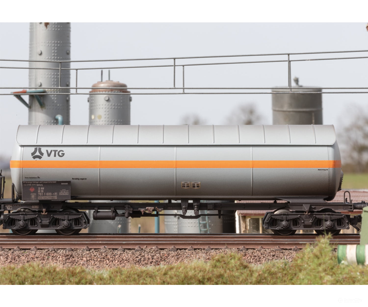 Marklin 48480 HO VTG and Eva Pressurized Gas Tank Car Set (MHI Exclusive Item) European Freight Cars