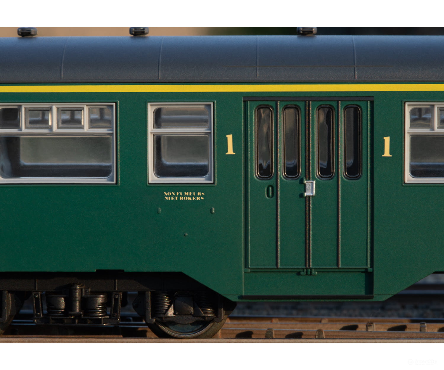 Marklin 43546 SNCB M2 Passenger Car Set - Default Title (IC-MARK-43546)
