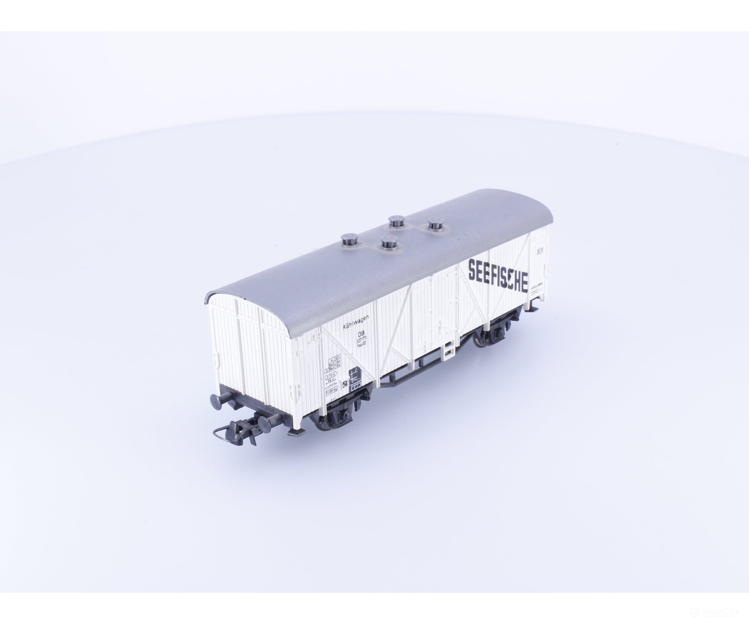 Marklin RC HO DB Refrigerator Car 327173 European Freight Cars