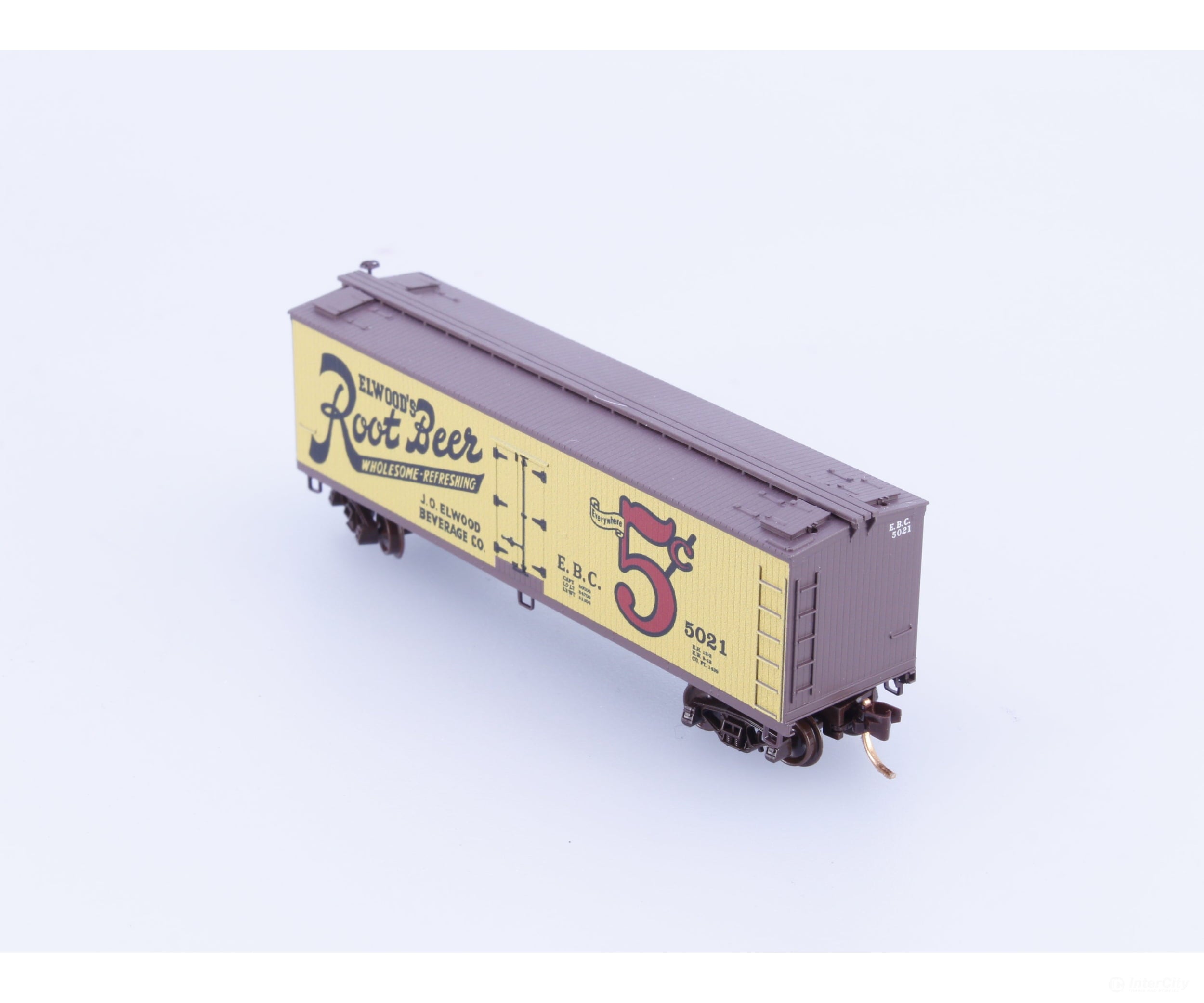 Micro Trains 04900240 N 40’ Double Sheathed Wood Reefer Elwood’s Root Beer (EBC) 5021 Freight Cars