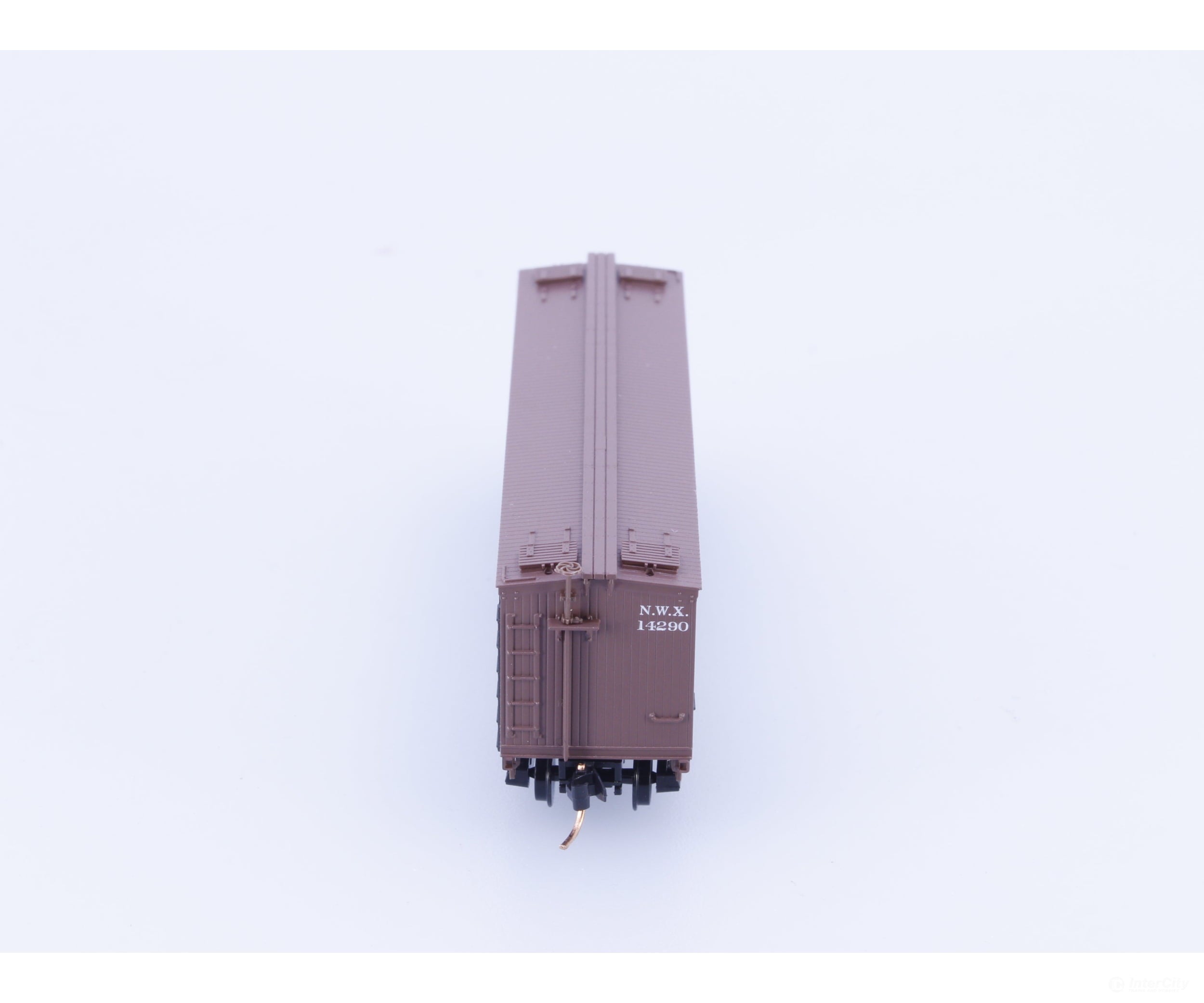 Micro Trains 04900300 N 40’ Double Sheathed Wood Reefer Monarch Foods (NWX) 14290 Freight Cars
