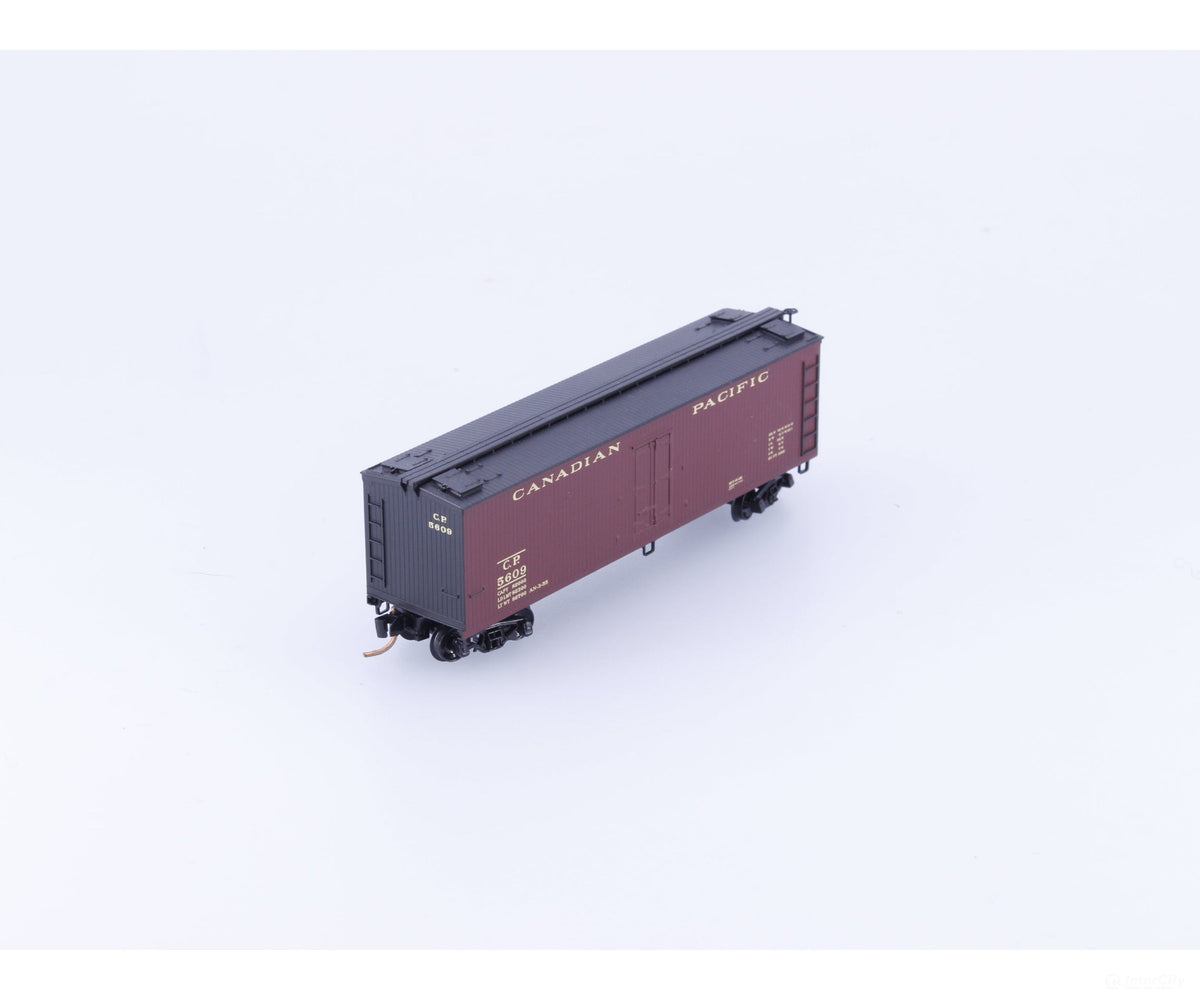Micro Trains 04900530 N Reefer Ice 40’ Wood Canadian Pacific (CP) 5609 - Freight Cars