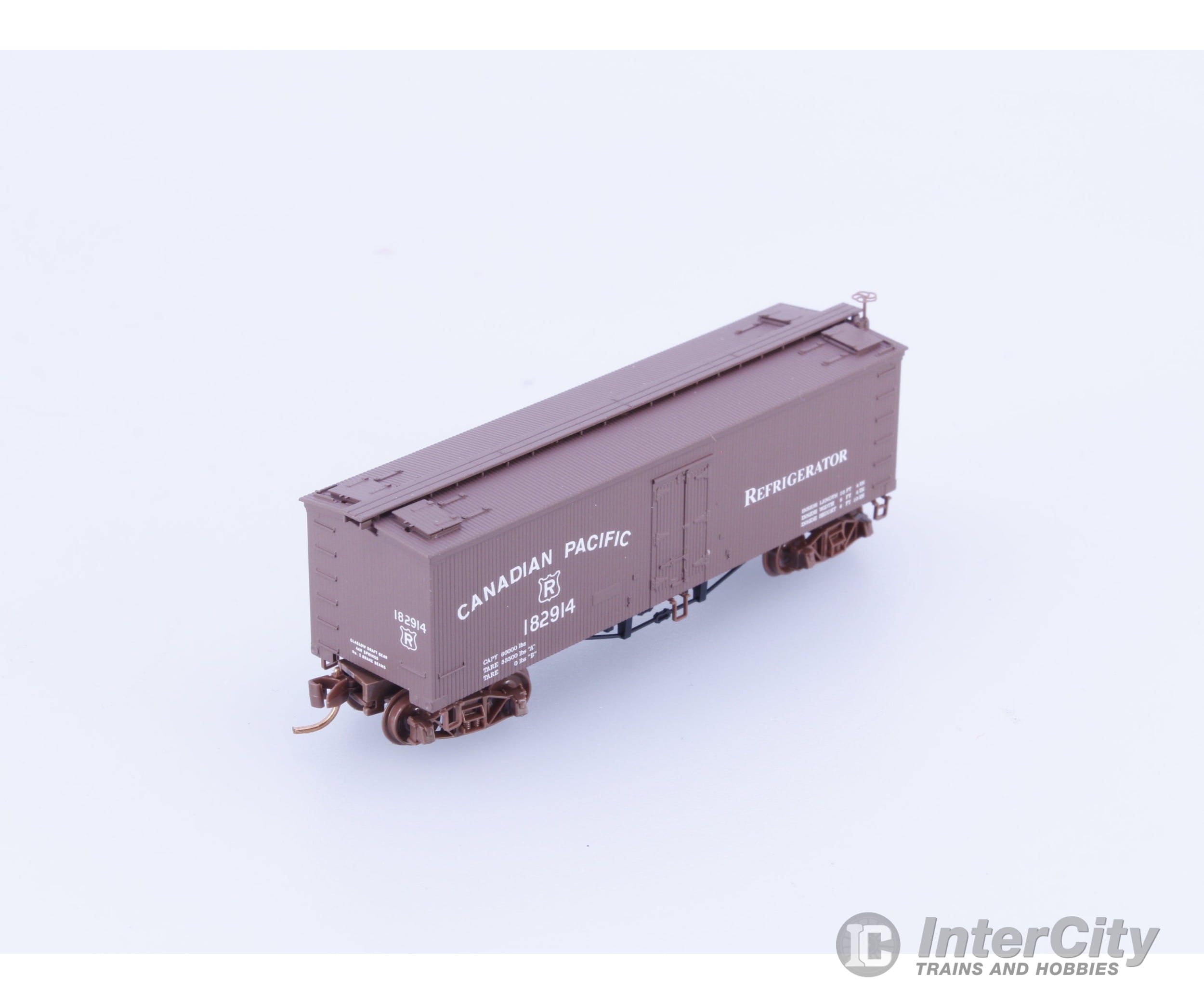 Micro Trains 05800250 N 36’ Wood Sheathed Ice Reefer with Truss Rods Canadian Pacific (CP) 182914 Freight Cars