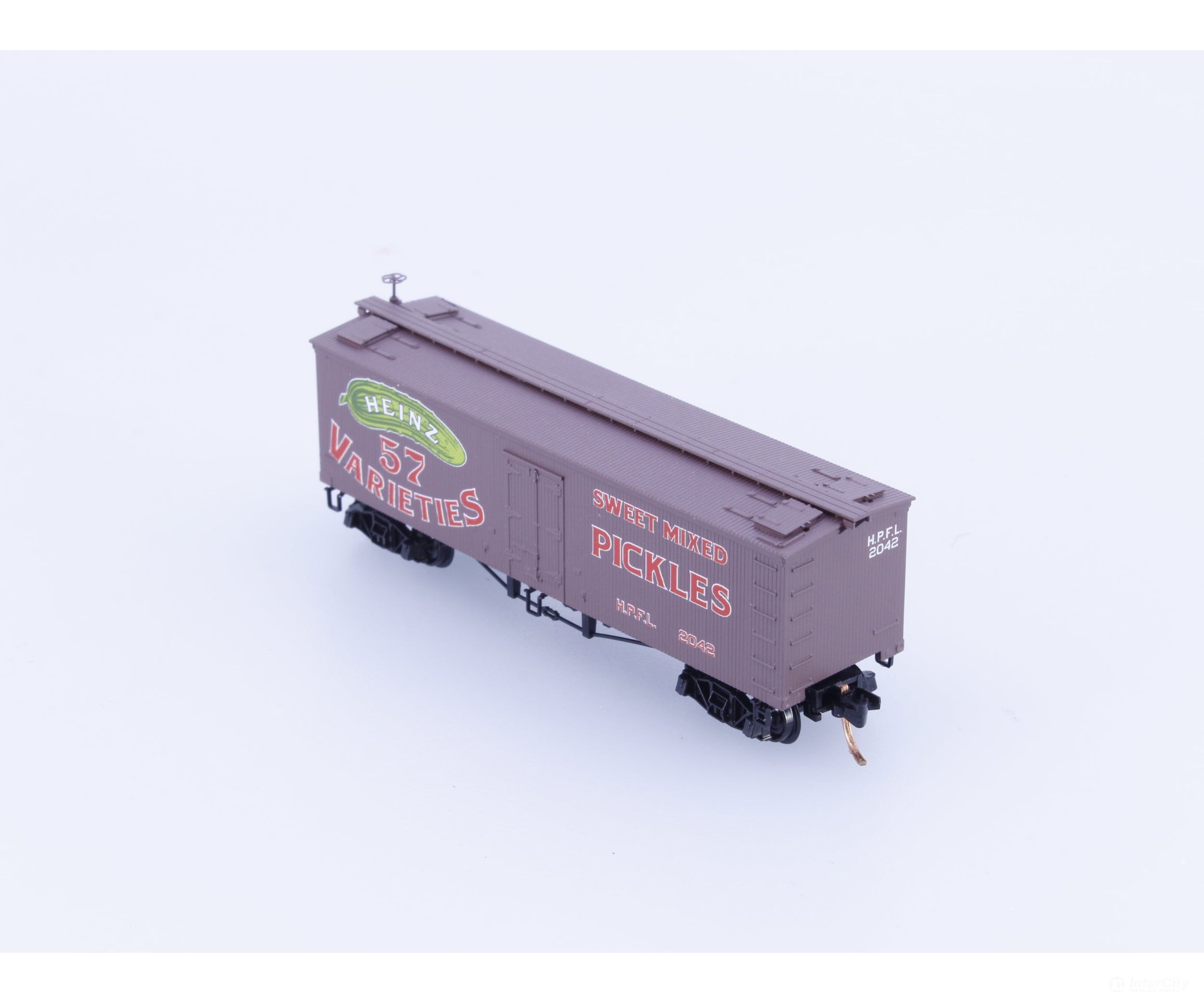 Micro Trains 05800350 N 36’ Wood Sheathed Ice Reefer with Truss Rods Sweet Mixed Pickles Heinz (HPFL) 2042 Freight Cars