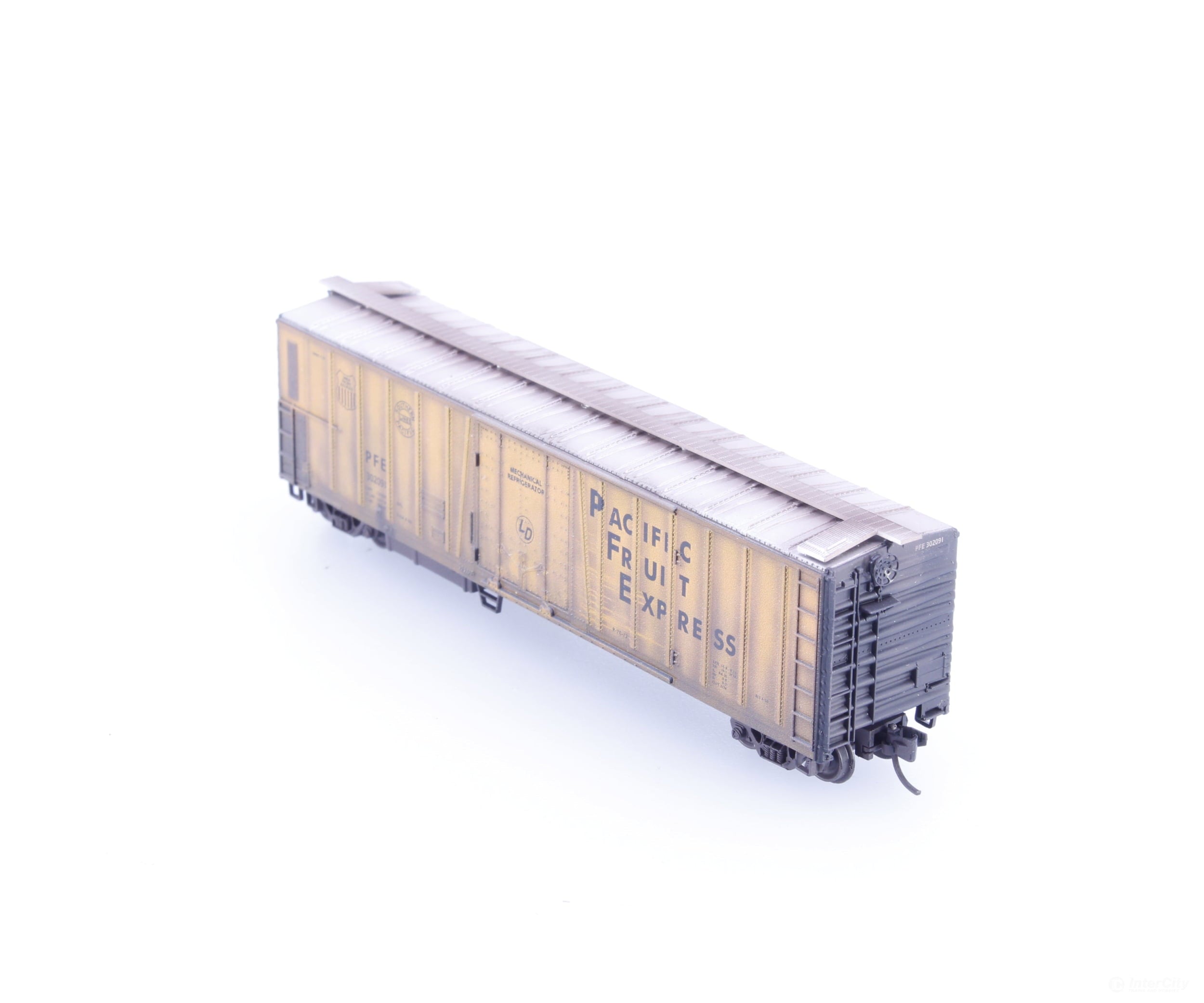 Micro Trains 07052011 N 51’ Mechanical Steel Reefer Factory Weathered Pacific Fruit Express (PFE) 302091 - Freight Cars