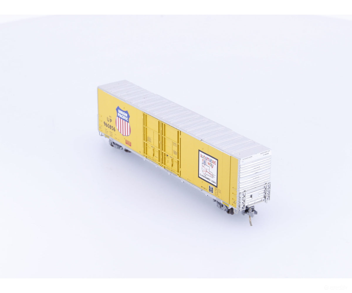 Micro Trains 102020 N 60’ Double Plug Door Boxcar Union Pacific (UP) 960856 - Freight Cars
