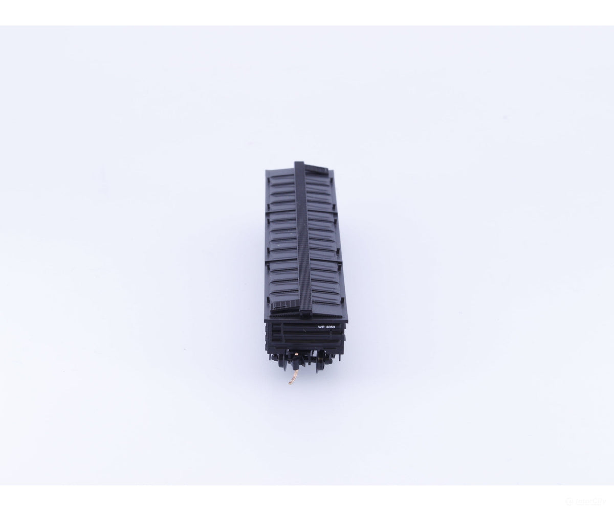 Micro Trains 106220 N 50’ Fixed End Gondola w Low Cover Western Pacific (WP) 6053 - Freight Cars