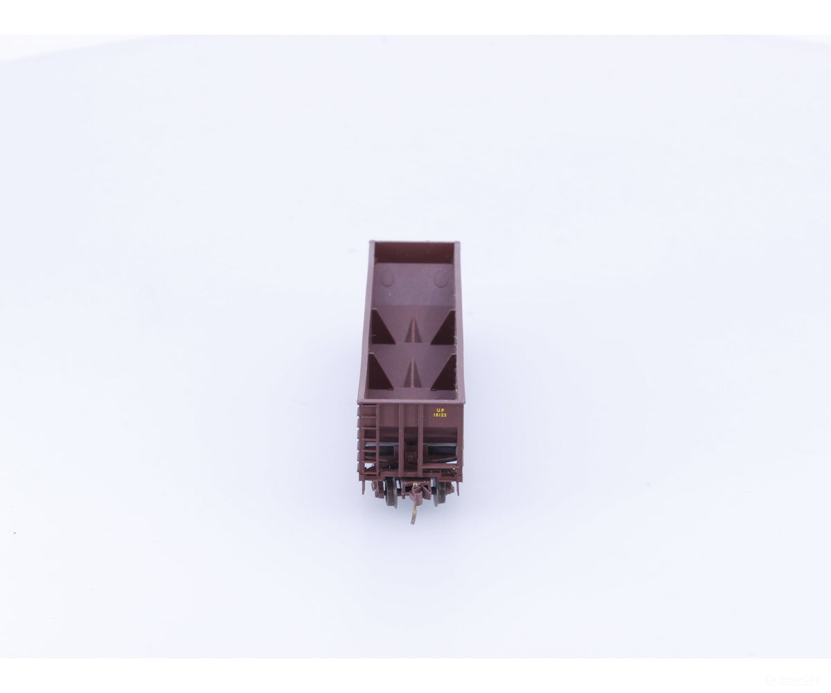 Micro Trains 108100 N 3 Bay 100 Ton Hopper Union Pacific (UP) 18122 - Freight Cars