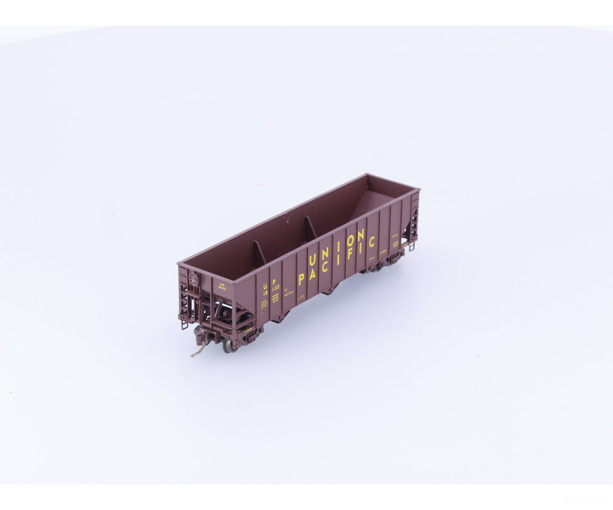 Micro Trains 108100 N 3 Bay Hopper 100 ton Rib Sides No Load Union Pacific (UP) 18122 (#4) - Freight Cars