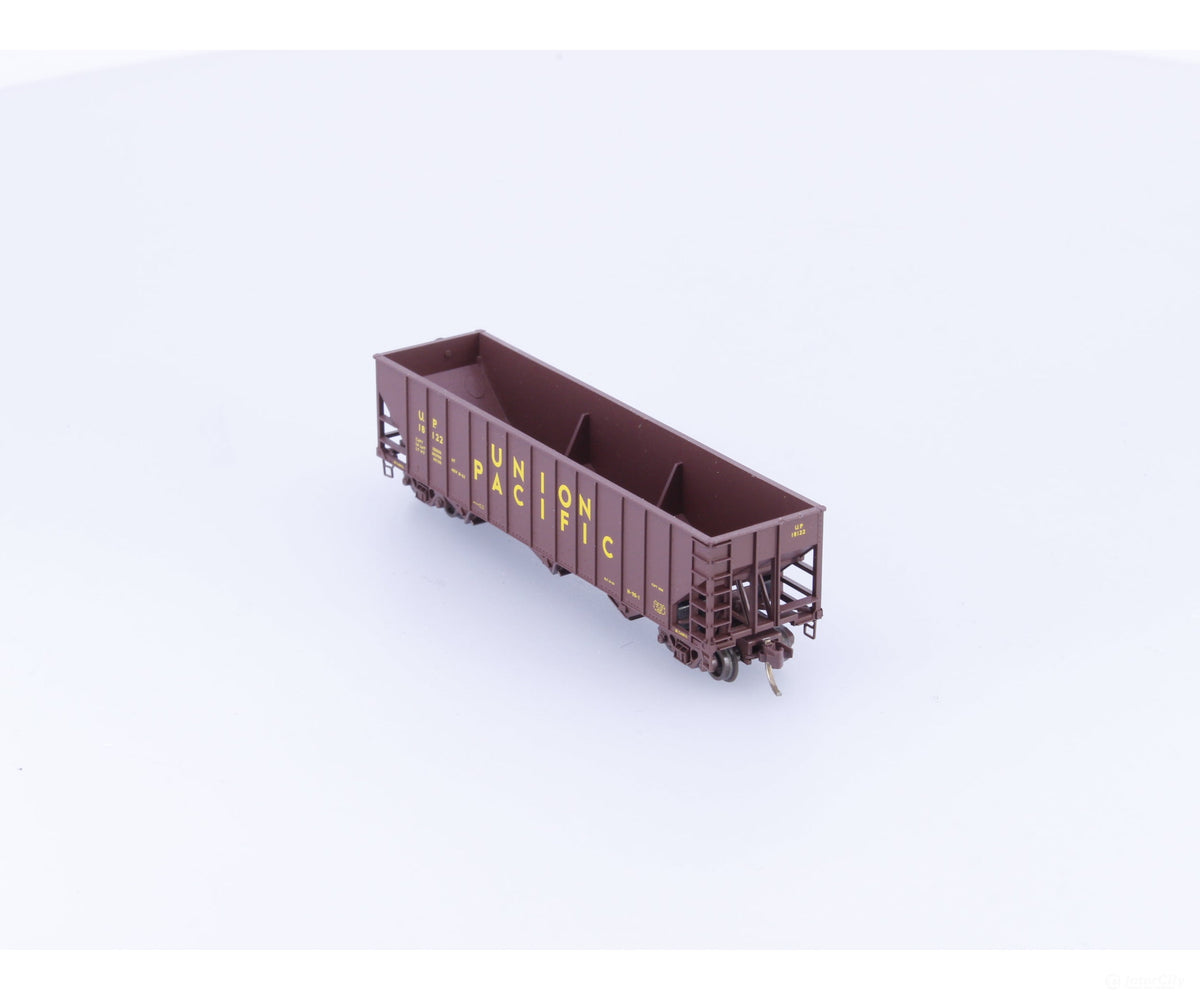 Micro Trains 108100 N 3 Bay Hopper 100 ton Rib Sides No Load Union Pacific (UP) 18122 (#5) - Freight Cars