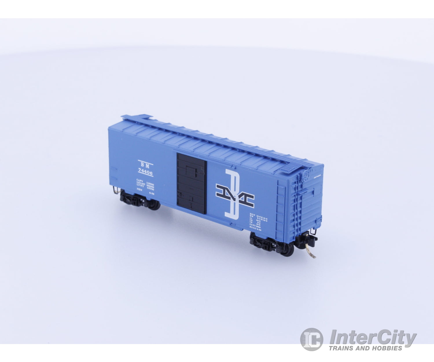 Micro Trains 20140 N 40’ Standard Box Car Single Door Boston and Maine (BM) 74406 (#1) Freight Cars