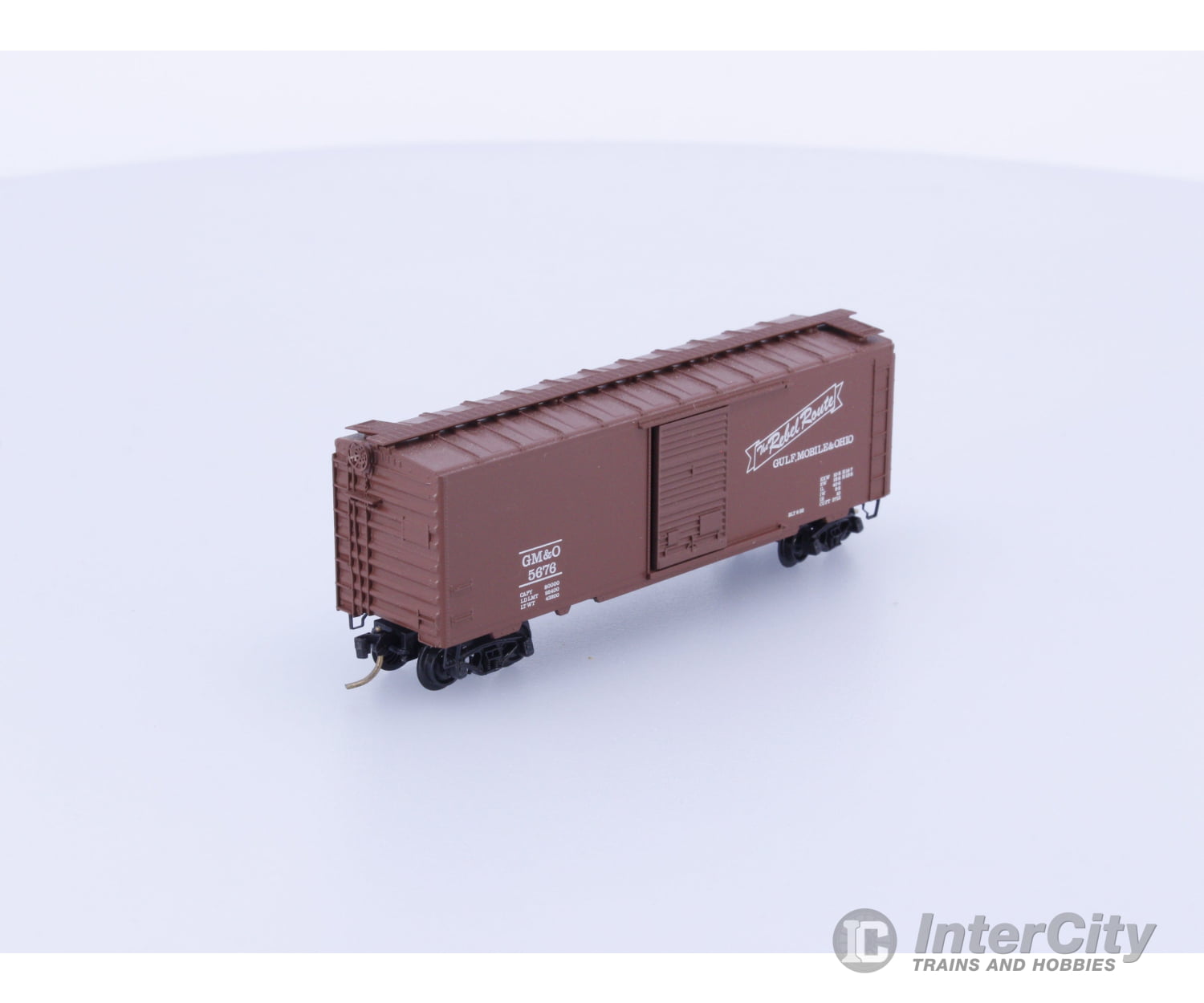 Micro Trains 20230 N 40’ Standard Box Car Single Door Gulf Mobile & Ohio (GMO) 5676 Freight Cars