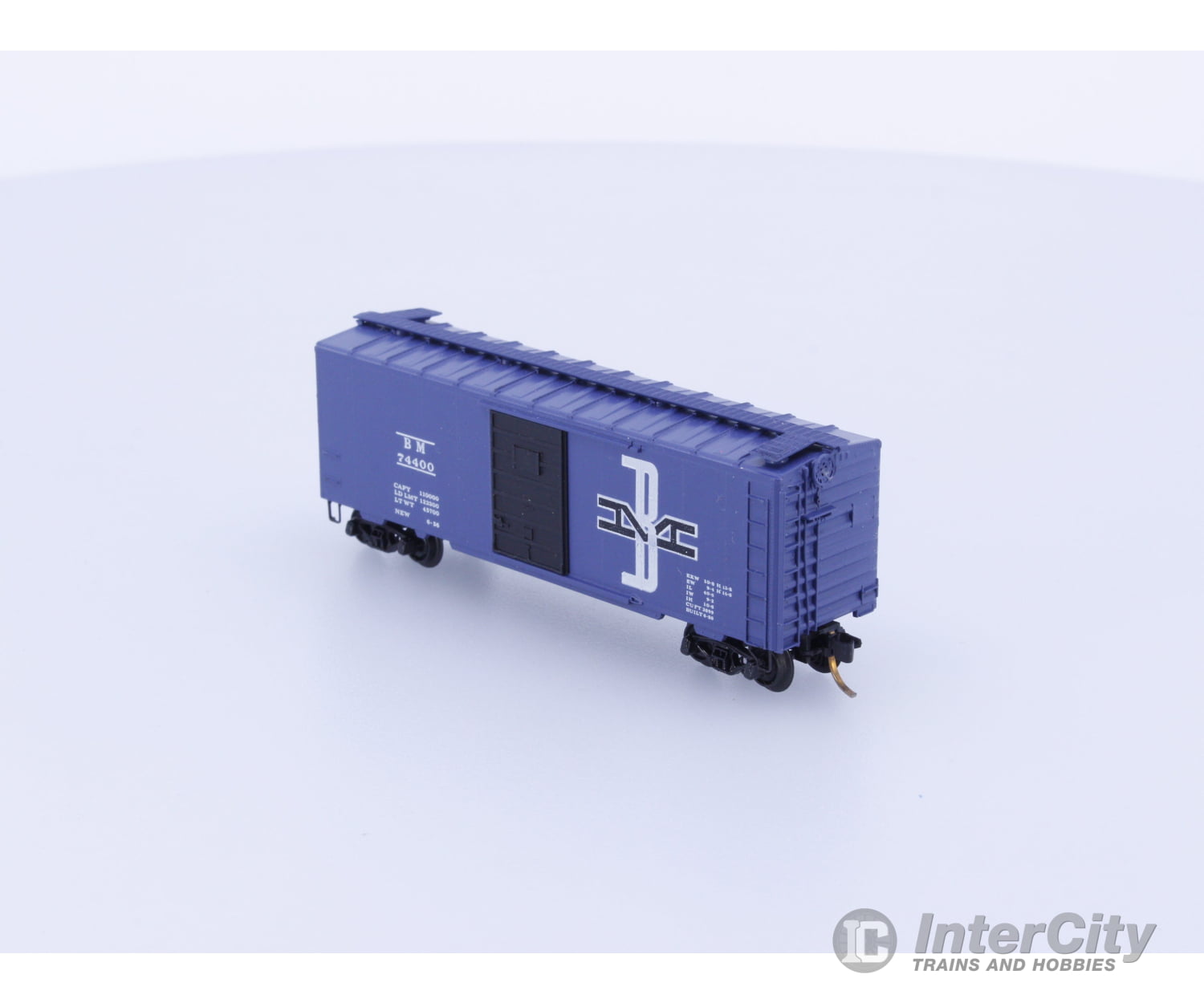 Micro Trains 20300 N 40’ Standard Box Car Single Door Boston and Maine (BM) 74400 Freight Cars