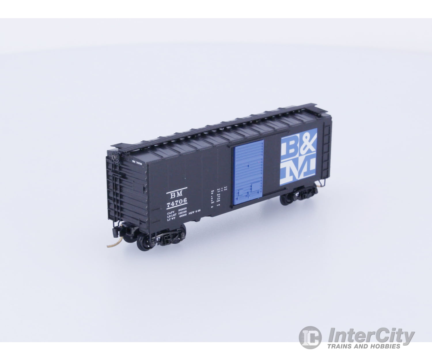 Micro Trains 20400 N 40’ Standard Box Car Single Door Boston and Maine (BM) 74706 Freight Cars