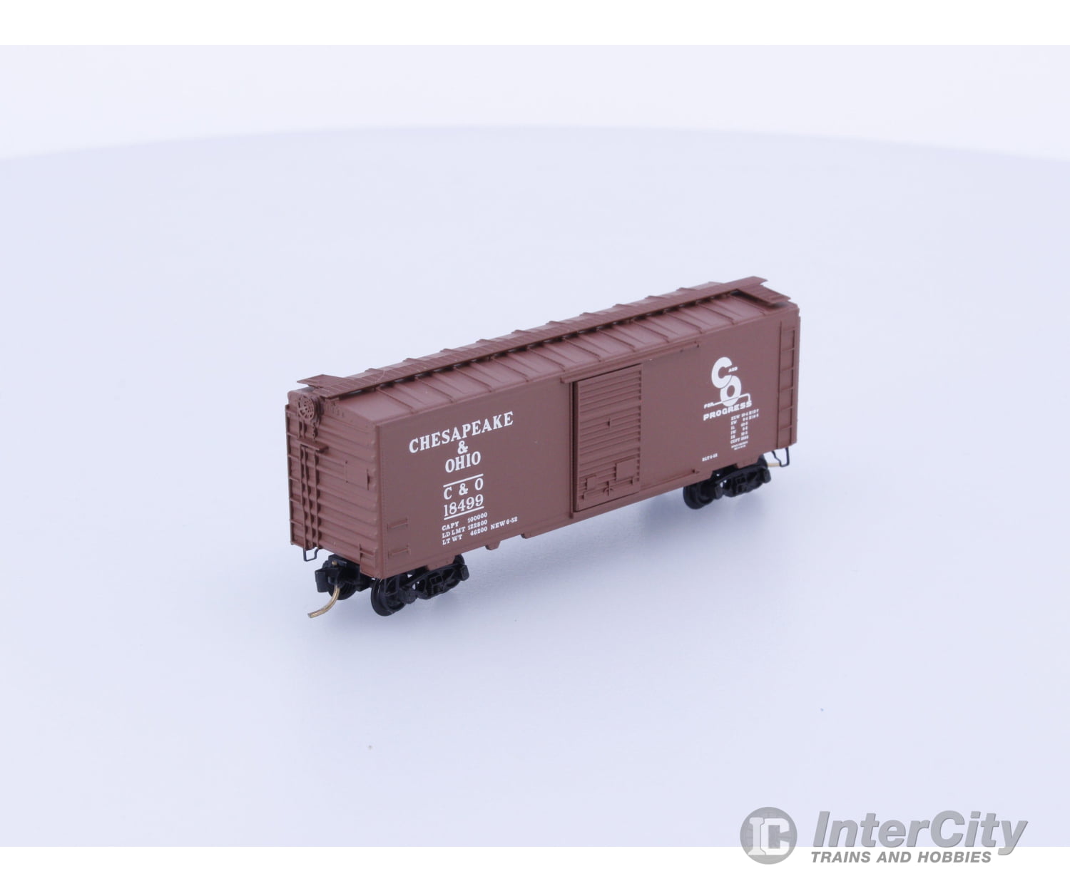 Micro Trains 20440 N 40’ Standard Box Car Single Door Chesapeake and Ohio (CO) 18499 Freight Cars