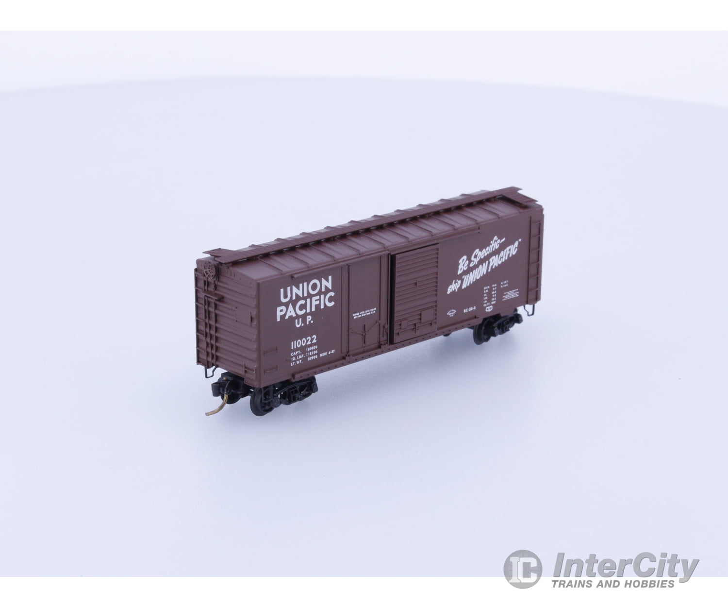 Micro Trains 22030 N 40’ Standard Box Car Plug & Sliding Door Union Pacific (UP) 110022 Freight Cars