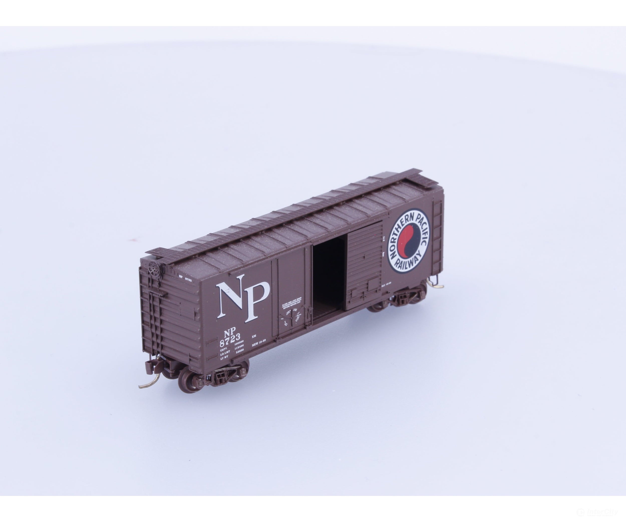 Micro Trains 22040 N 40’ Steel Combo Door Boxcar Northern Pacific (NP) 8723 Freight Cars