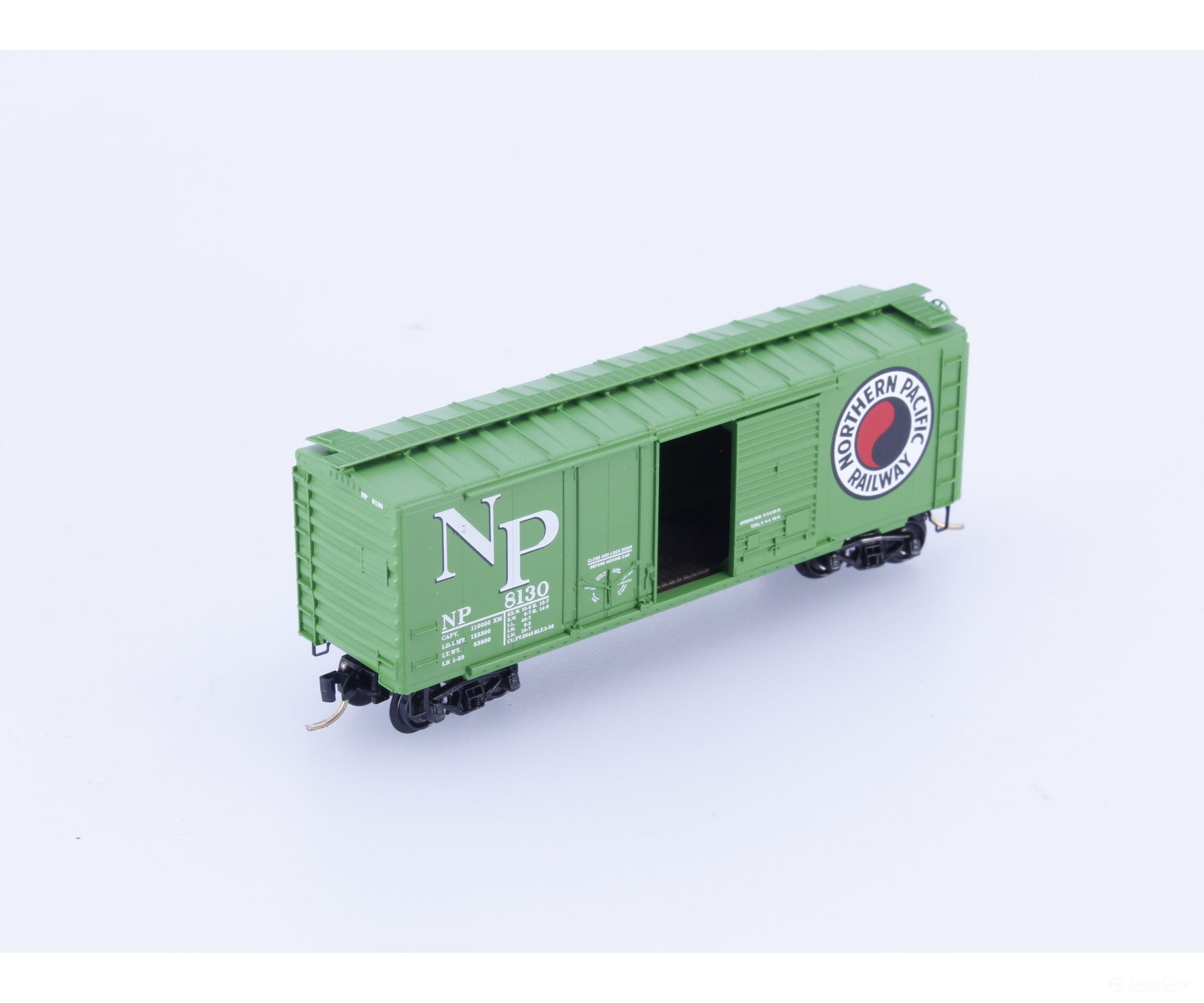 Micro Trains 22090 N 40’ Combination Door Boxcar Northern Pacific (NP) 8130 Freight Cars