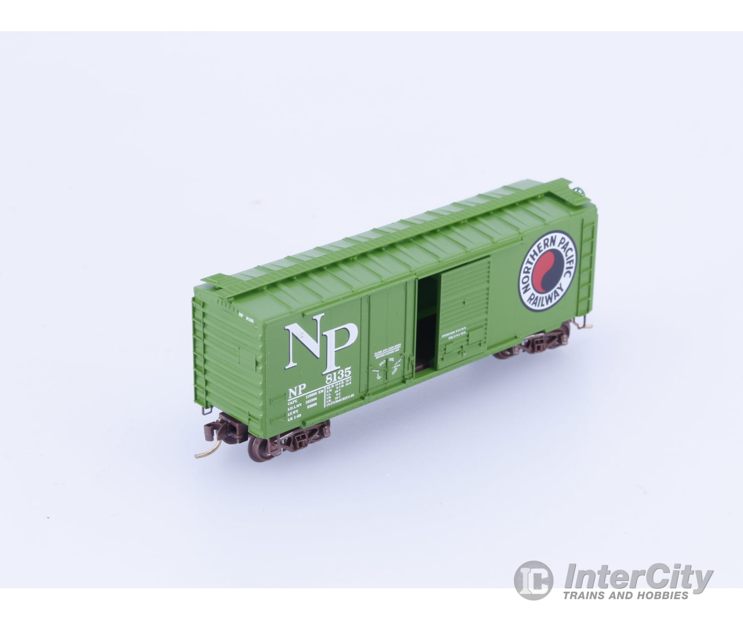 Micro Trains 22090 N 40’ Combination Door Boxcar Northern Pacific (NP) 8135 Freight Cars