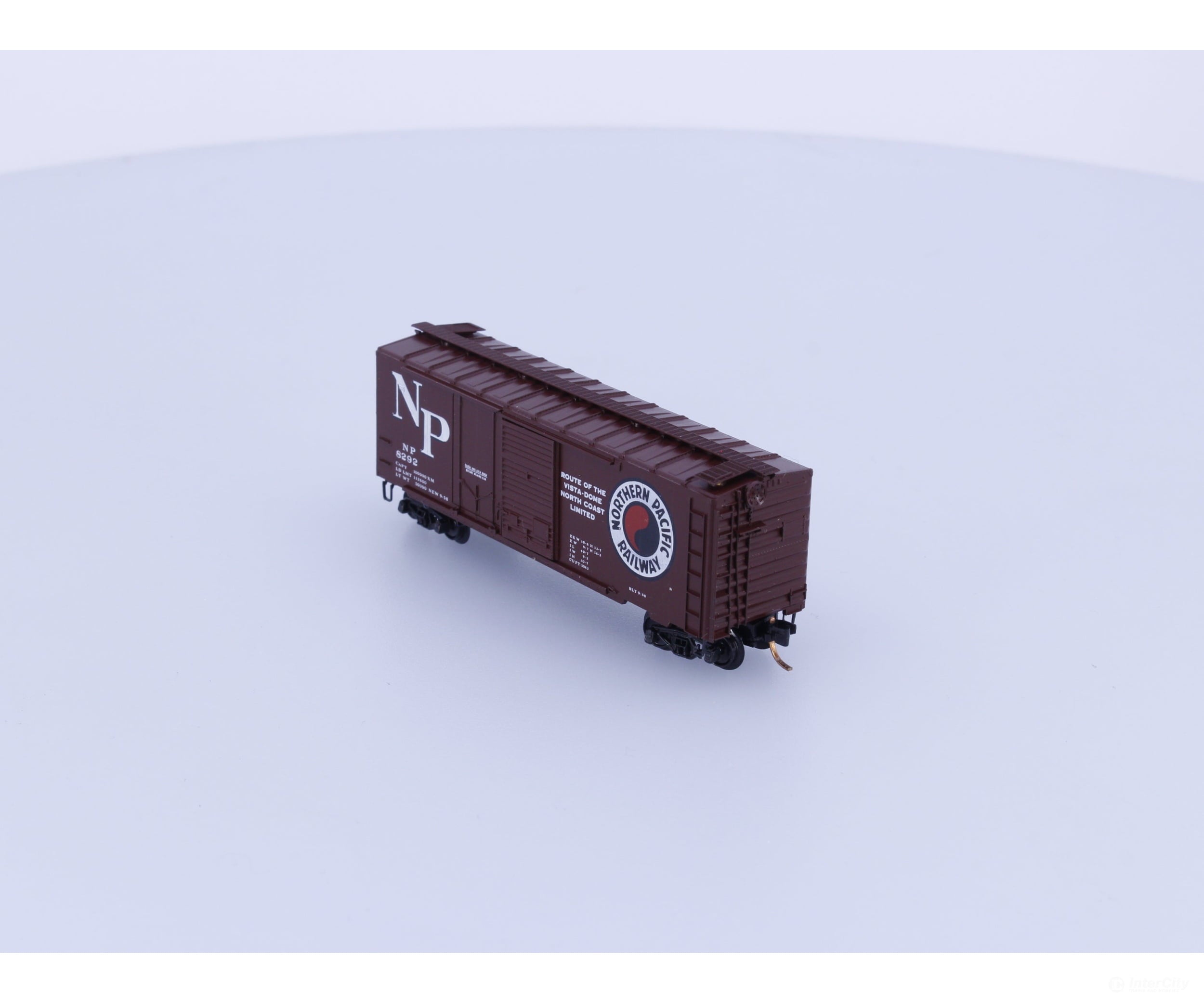 Micro Trains 22177-1 N 40’ Standard Box Car Plug & Sliding Door Northern Pacific (NP) 8292 (#3) Freight Cars